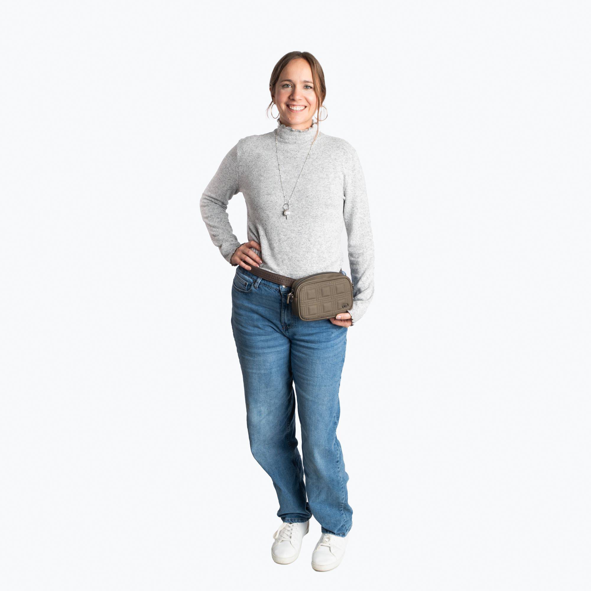Mingle Matte Luxe VL Camera Bag - - MingleML_BagProportions_03
