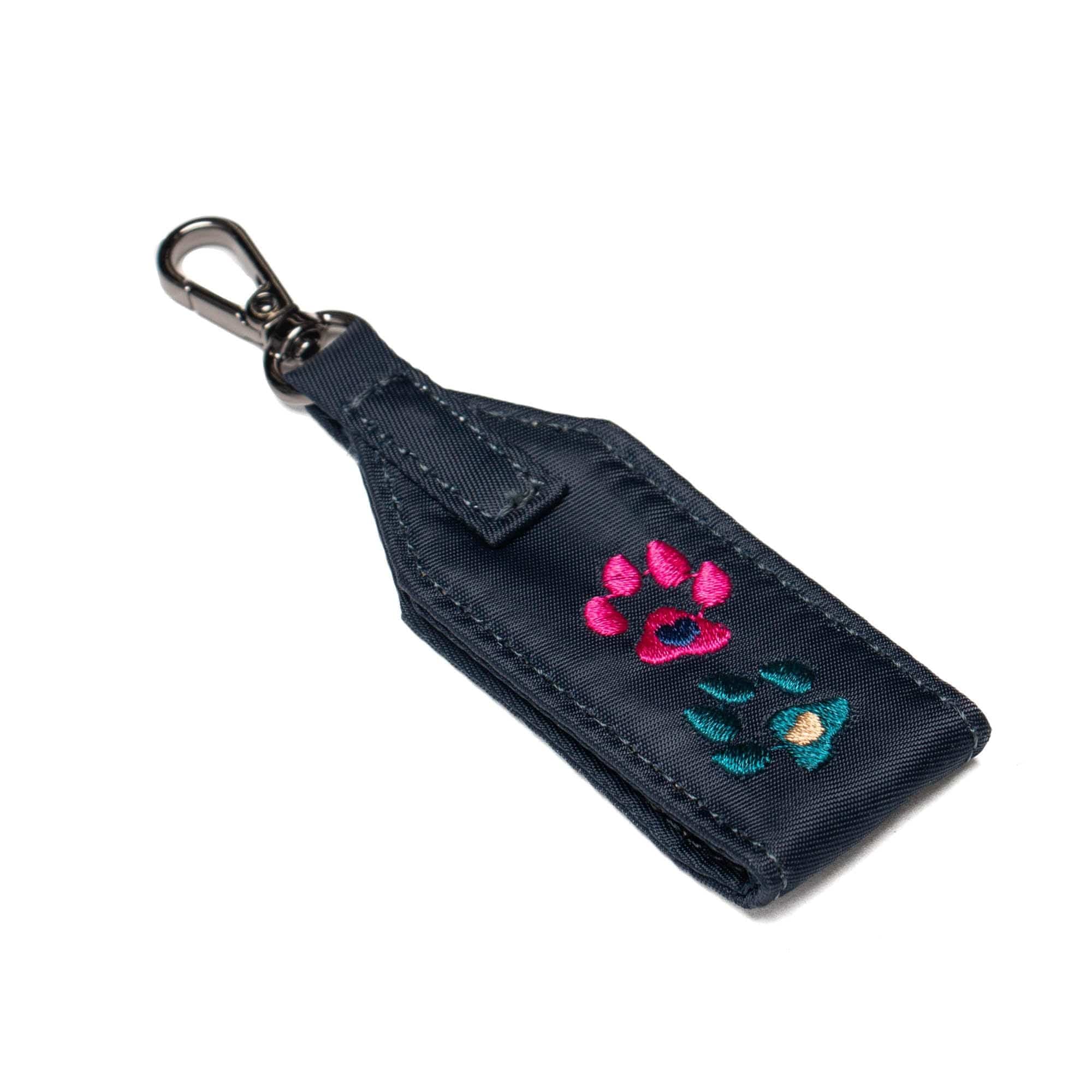 Oversized Puller with Clasp - INDIGO PAWS - OversizedPullerWithClasp_IndigoPaws_02_d58oad
