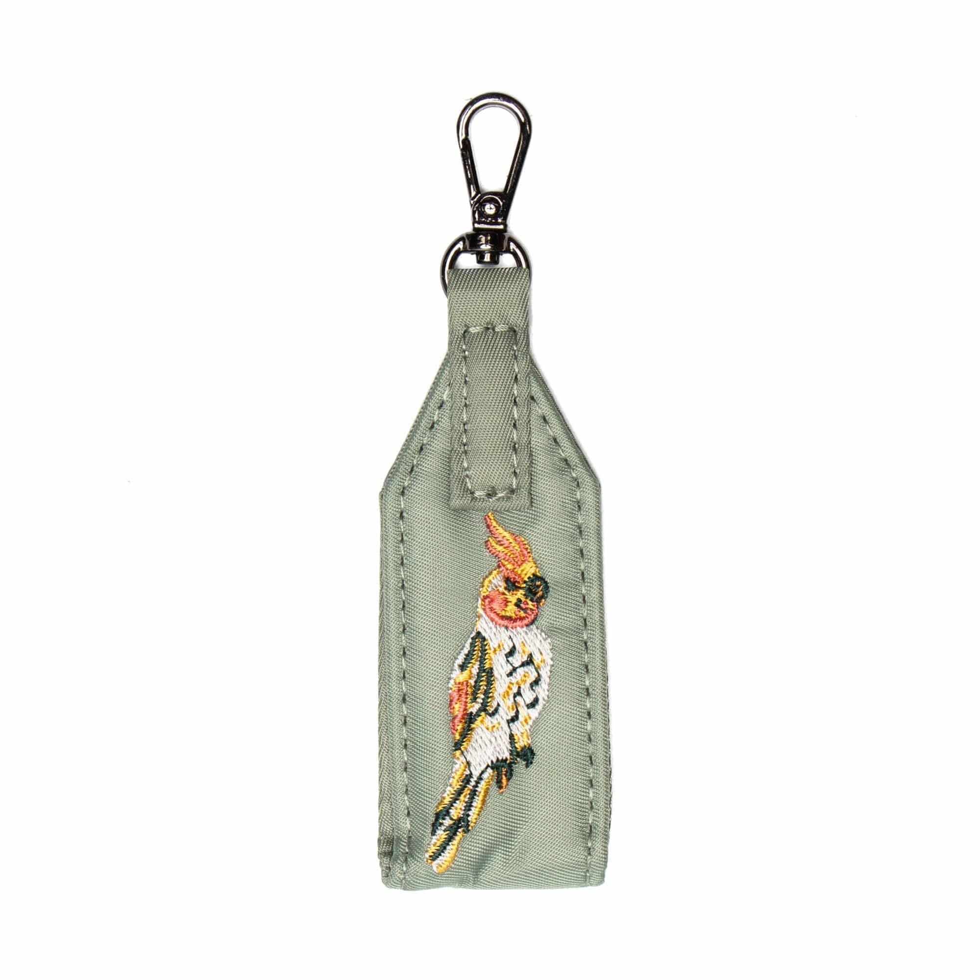 Oversized Puller with Clasp - SAGE COCKATIEL - OversizedPullerWithClasp_SageCockateil_01_36jbsv