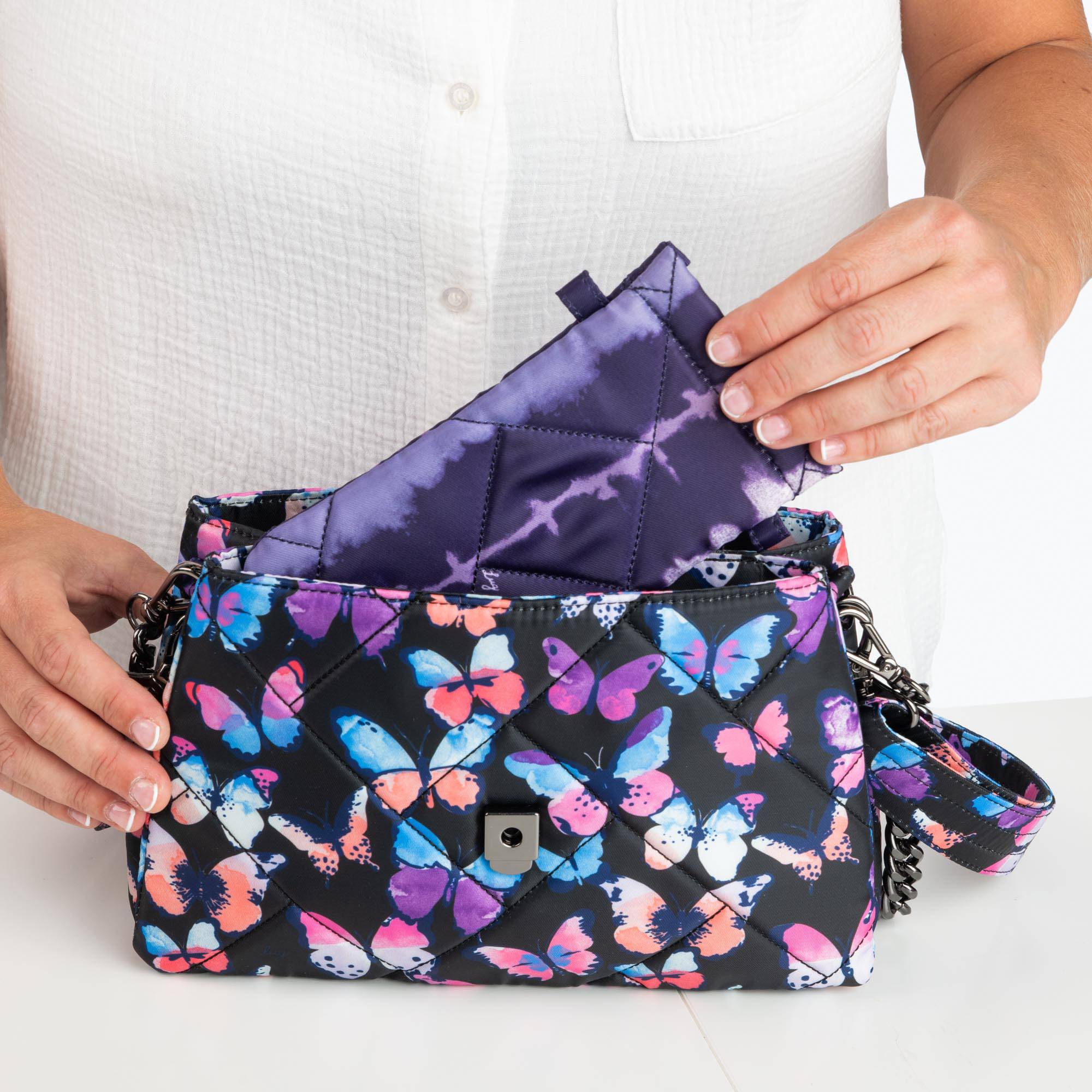 Plié Crossbody Bag - - Plie_Lifestyle_04