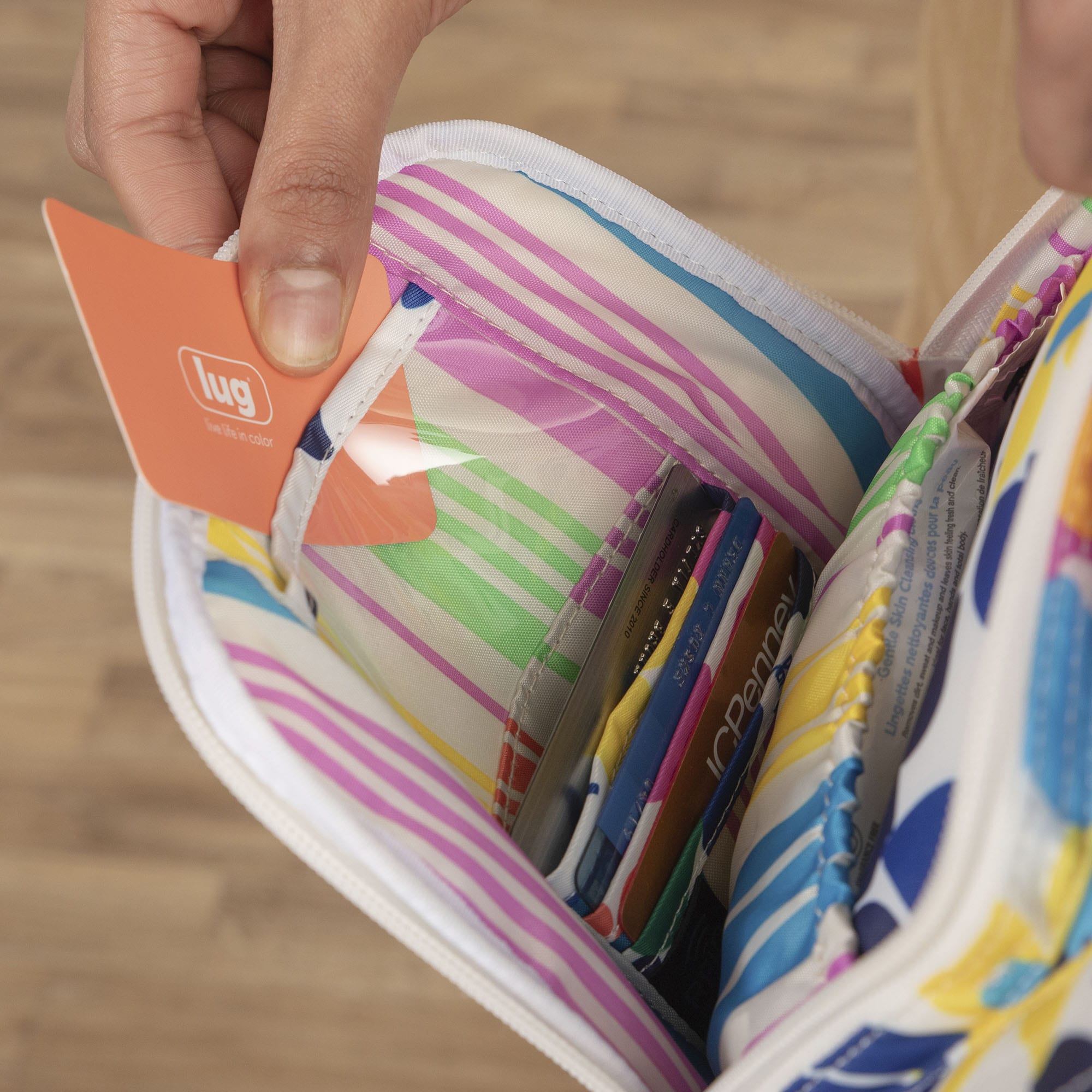 Propeller 2 Overnight Bag - - Propeller2_Lifestyle_05_fa6fd6c0-0072-4b38-9fc1-a518b5d940ea