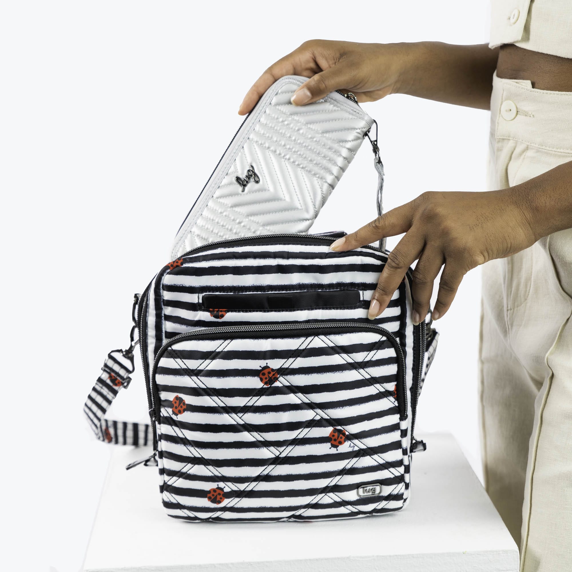 Ranger 2 Crossbody Bag - - Ranger2_Lifestyle_01