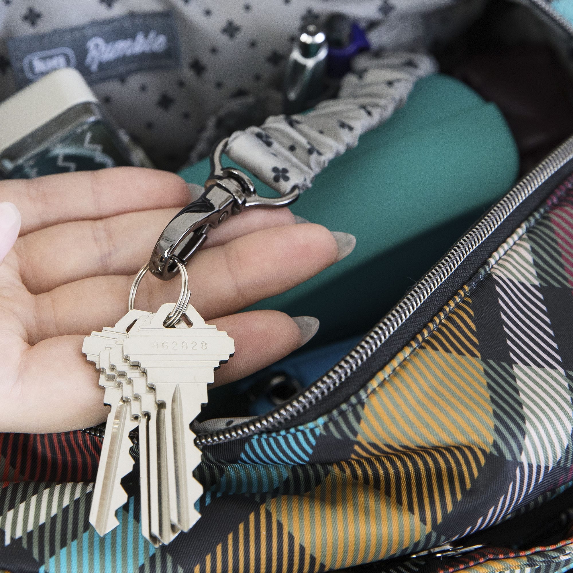 Rumble Satchel Bag - - Rumble_Lifestyle_08