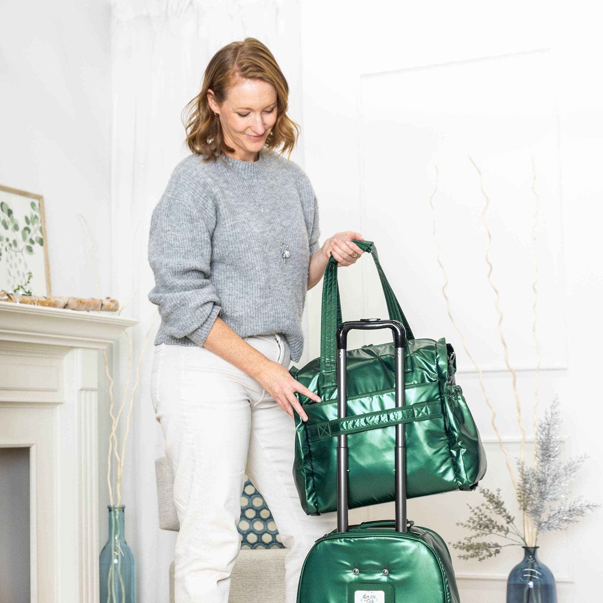 Saunter Classic Duffel & Sway Pouch - - SaunterSway_Lifestyle_07