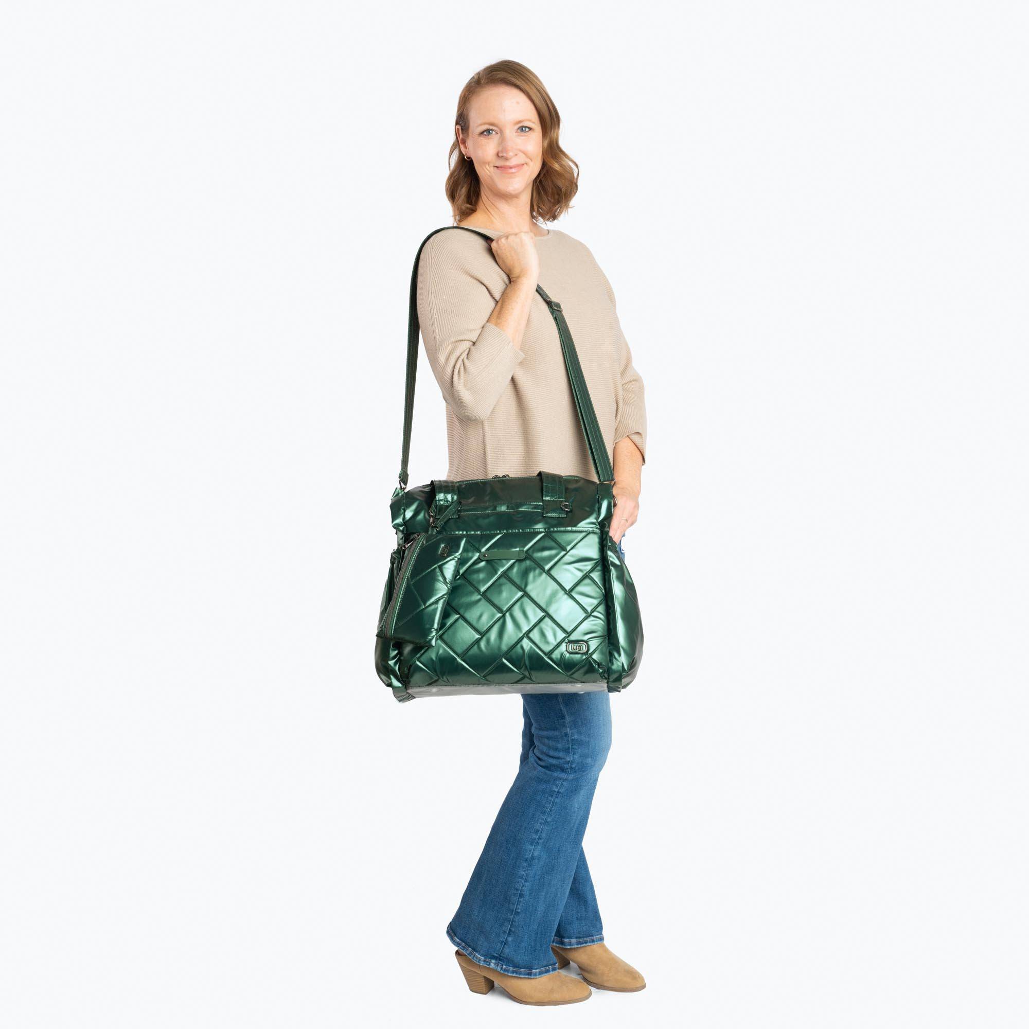 Saunter Classic Duffel & Sway Pouch - - SaunterSway_Lifestyle_BagProportions_02