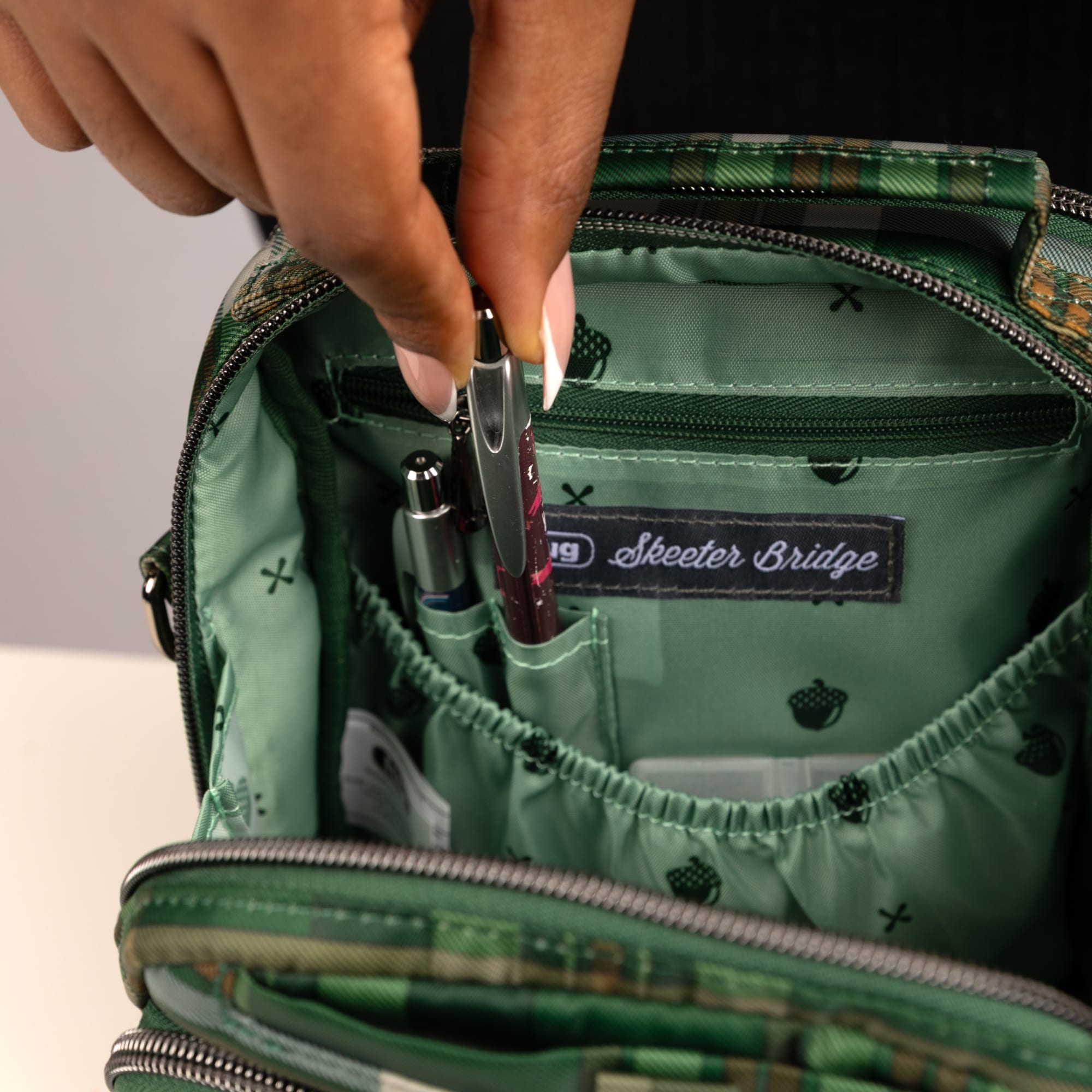 Skeeter Bridge Convertible Crossbody - - Skeeter-Bridge_Lifestyle_06