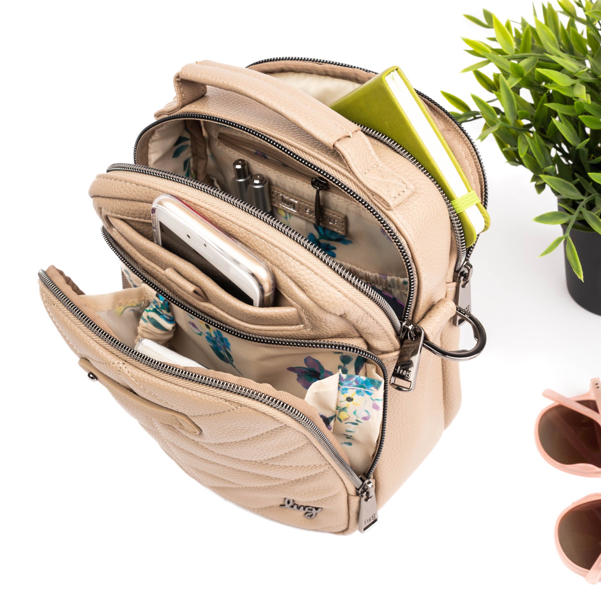 Skeeter Classic VL Convertible Crossbody - SAND TAUPE 2 - SkeeterVL_Lifestyle_04