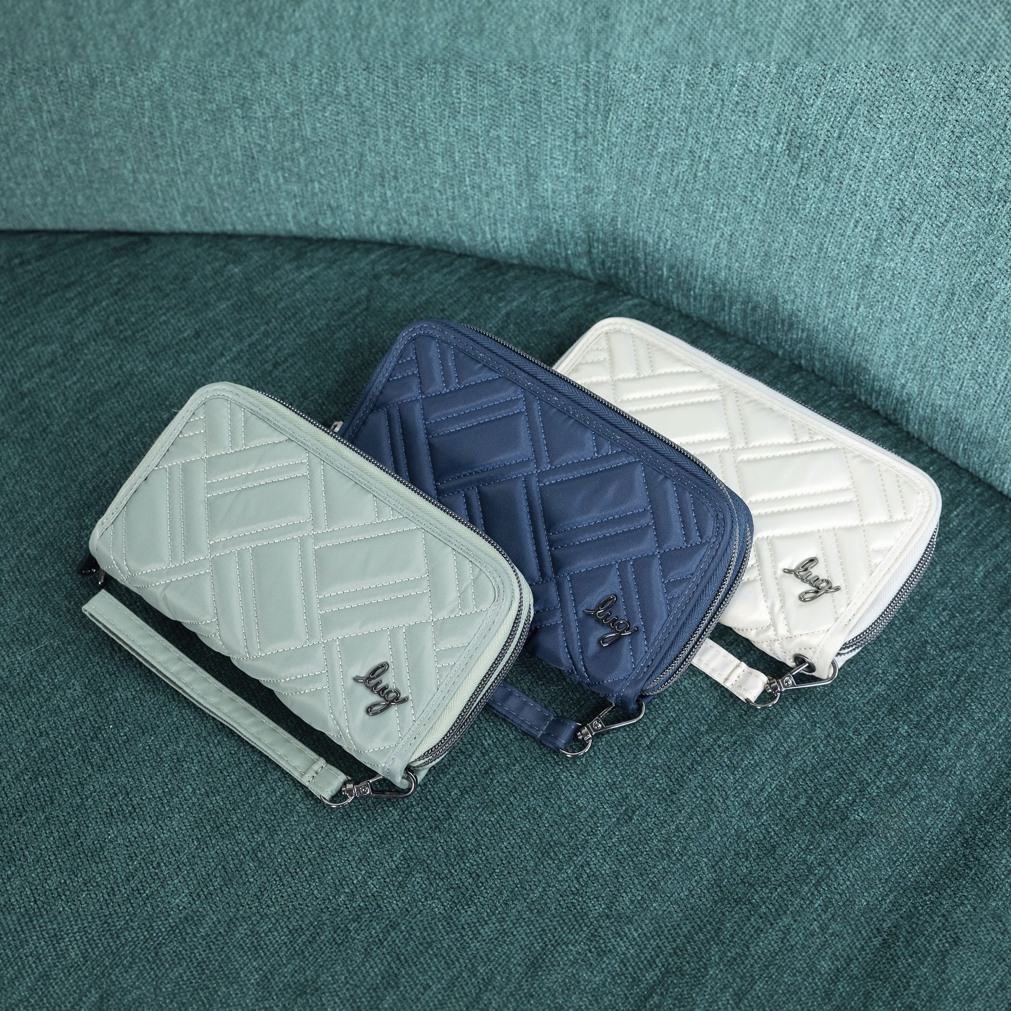 Splits XL Wristlet RFID Wallet - - SplitsXL_Lifestyle_03