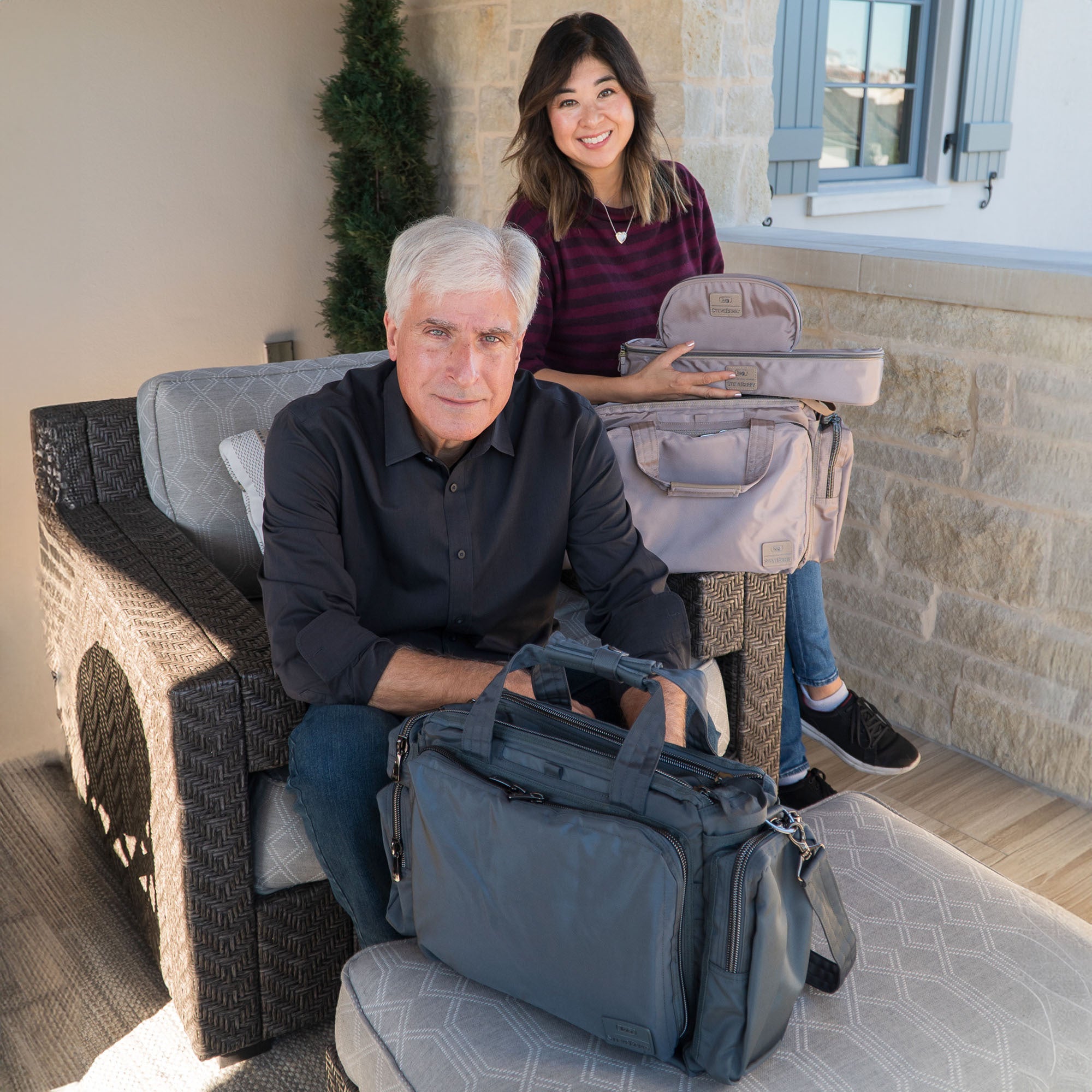 Atlas Ultra X Carry-All Tote - Steve Berry Edition - - SteveBerryCollection_LIfestyle_03