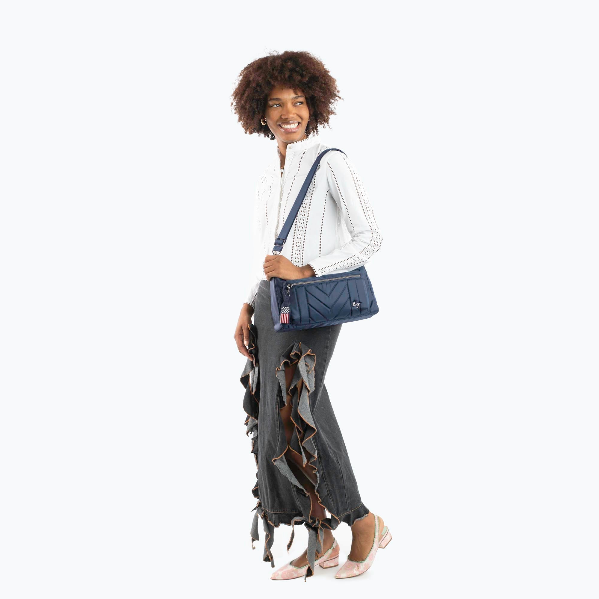 Stretch LE Crossbody Bag - - StretchLE_BagProportions_01
