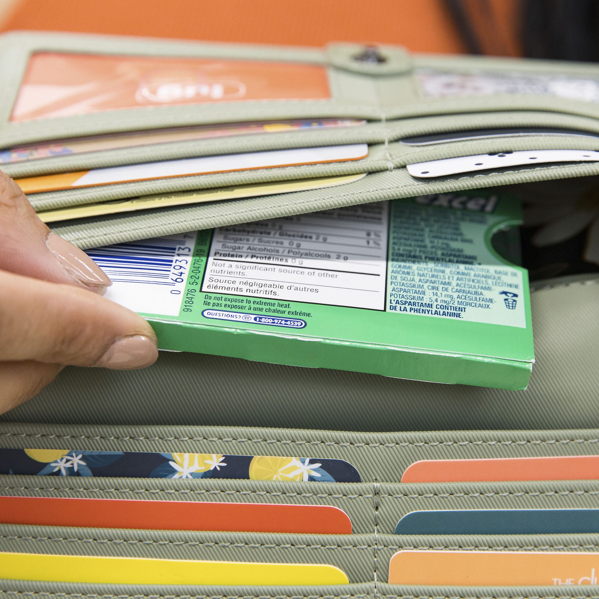 Surrey Satin Luxe VL RFID Wallet - - SurreySatin_Lifestyle_03