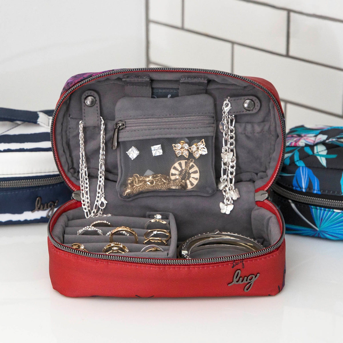 Swizzle Jewelry Case - - Swizzle_Lifestyle_03