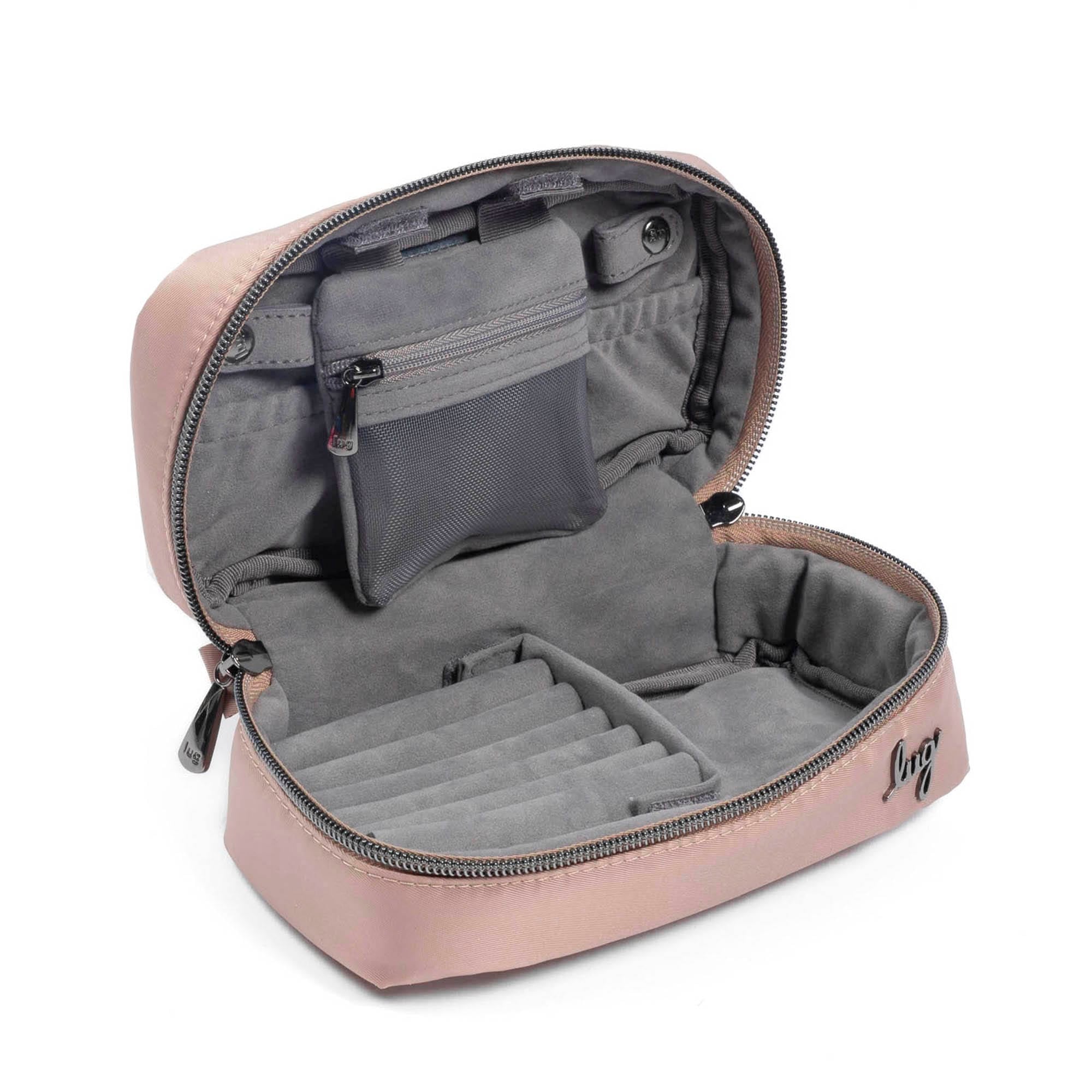 Swizzle Jewelry Case - SAND TAUPE 2 - Swizzle_SandTaupe_05_4509cddb-149e-4262-a909-70642543632c