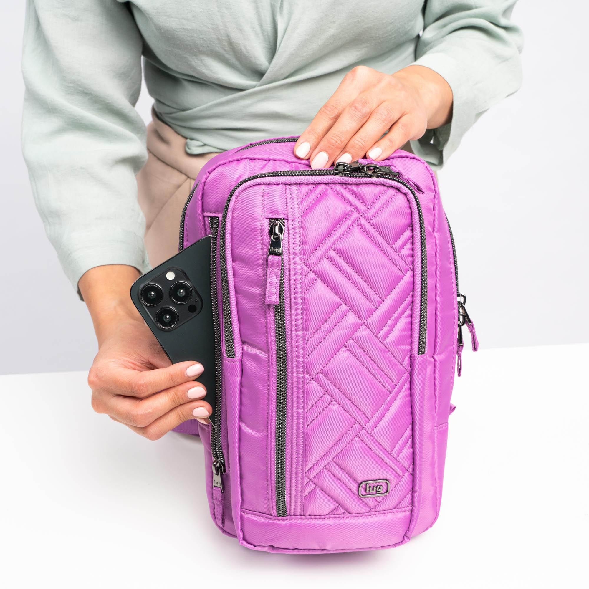 Tailback Sling Bag - - Tailback_Lifestyle_03_0c14e673-ada5-4124-8464-bacc023bf397