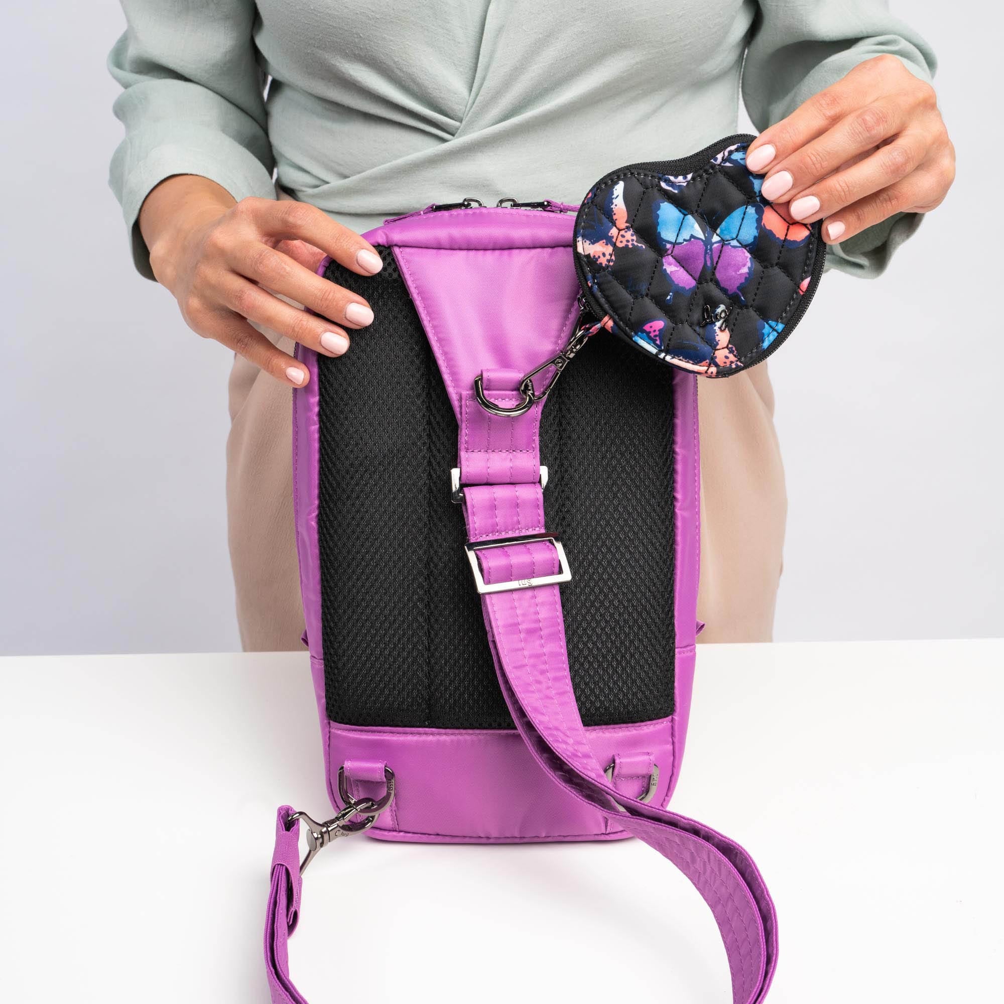 Tailback Sling Bag - - Tailback_Lifestyle_09