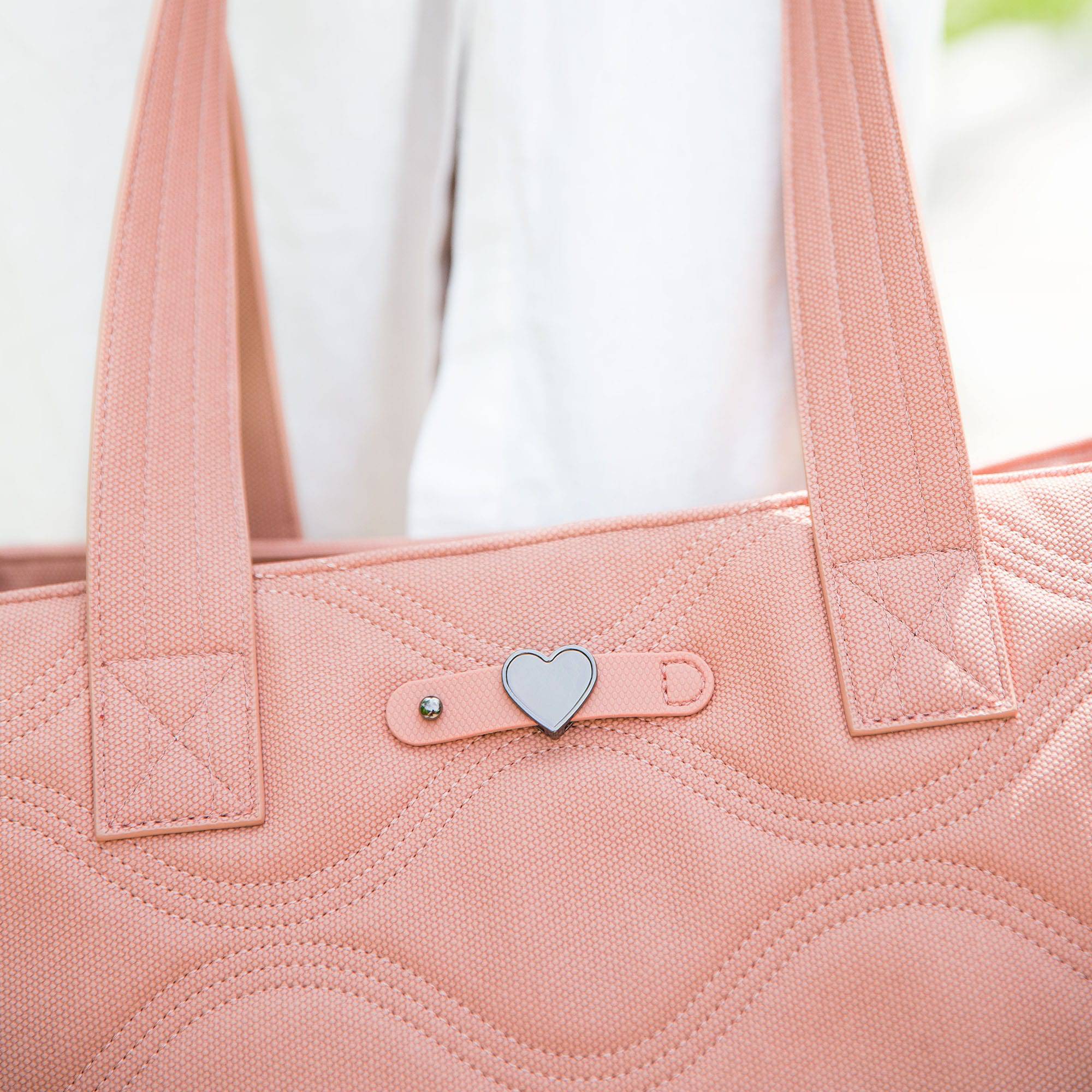 Tempo Matte Luxe VL Tote Bag - BLUSH - Tempo_2_MatteVL_Lifestyle_04
