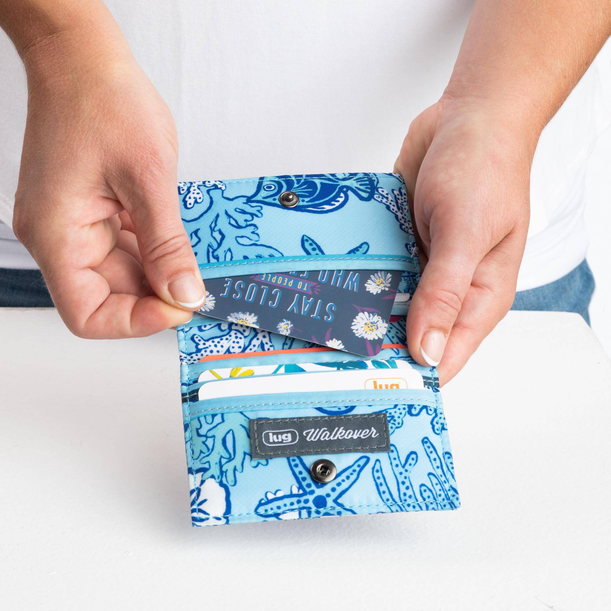 Walkover RFID Wallet - - Walkover_Lifestyle_02_ca88e80f-2400-4c1f-867c-0de213dd1929