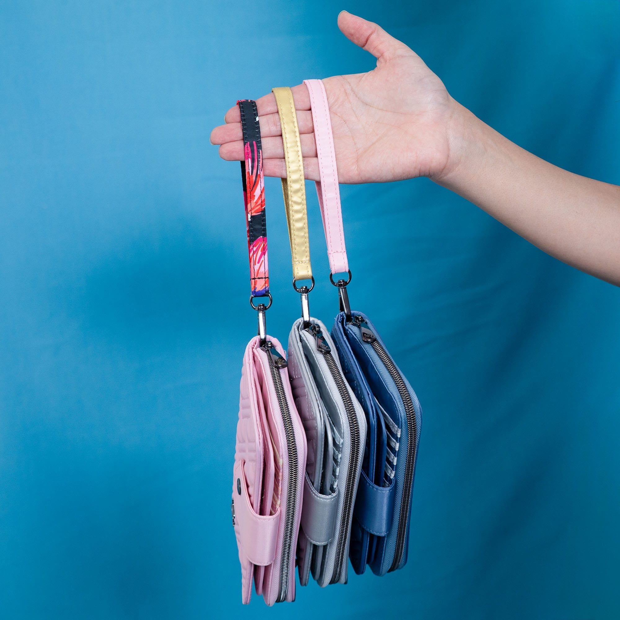 Loop Dee Loo Wristlet Strap - - WristStraps_PomPomFloralBlack_01