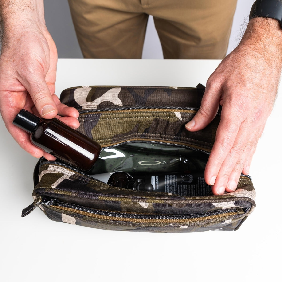 Wheelbarrow Brushed Dopp Kit - - wheelbarrow_feature_02