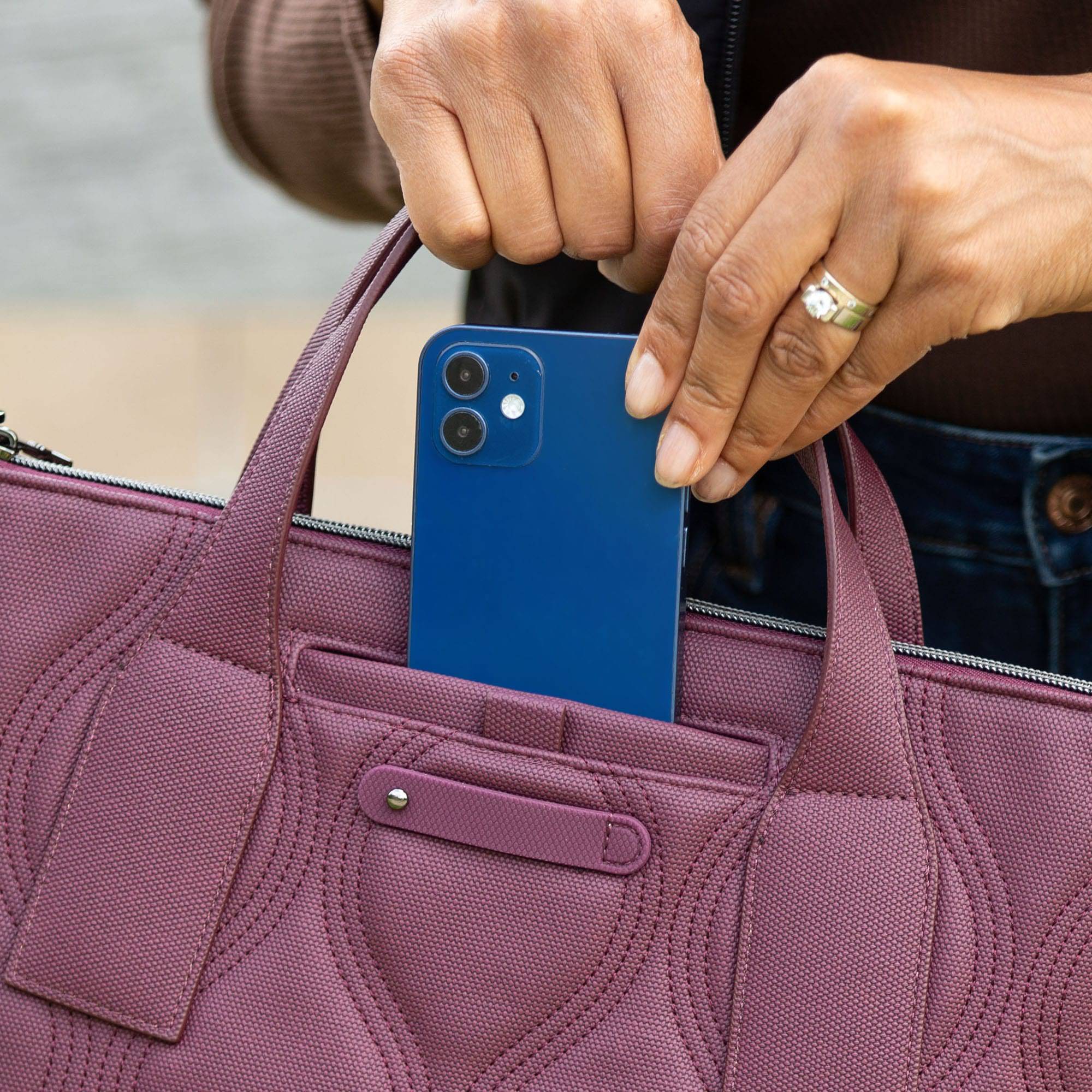 Alto Matte Luxe VL Convertible Tote Bag - WINE - AltoMatteLuxe_Lifestyle_07