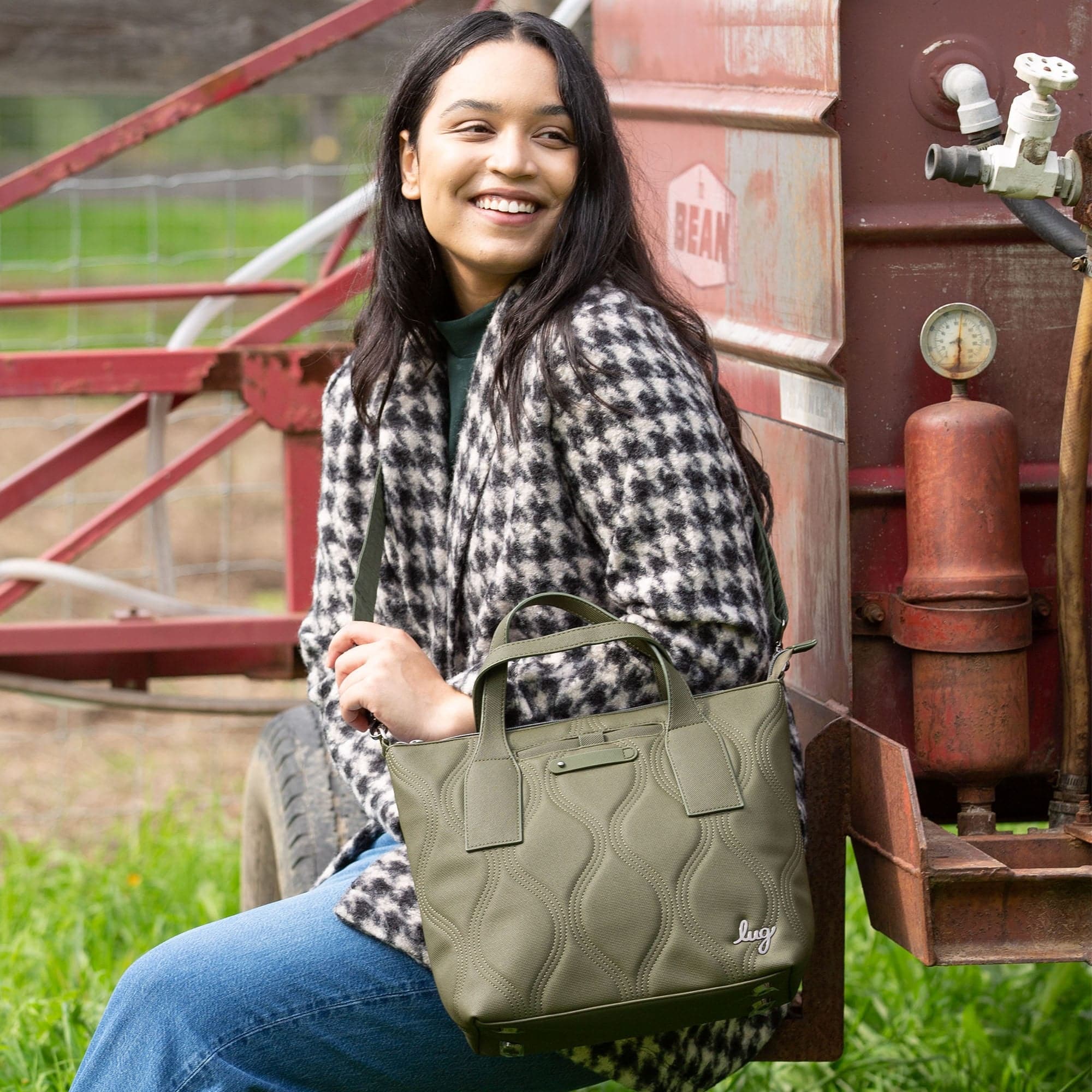 Alto Matte Luxe VL Convertible Tote Bag - OLIVE - AltoMatteLuxe_Lifestyle_10