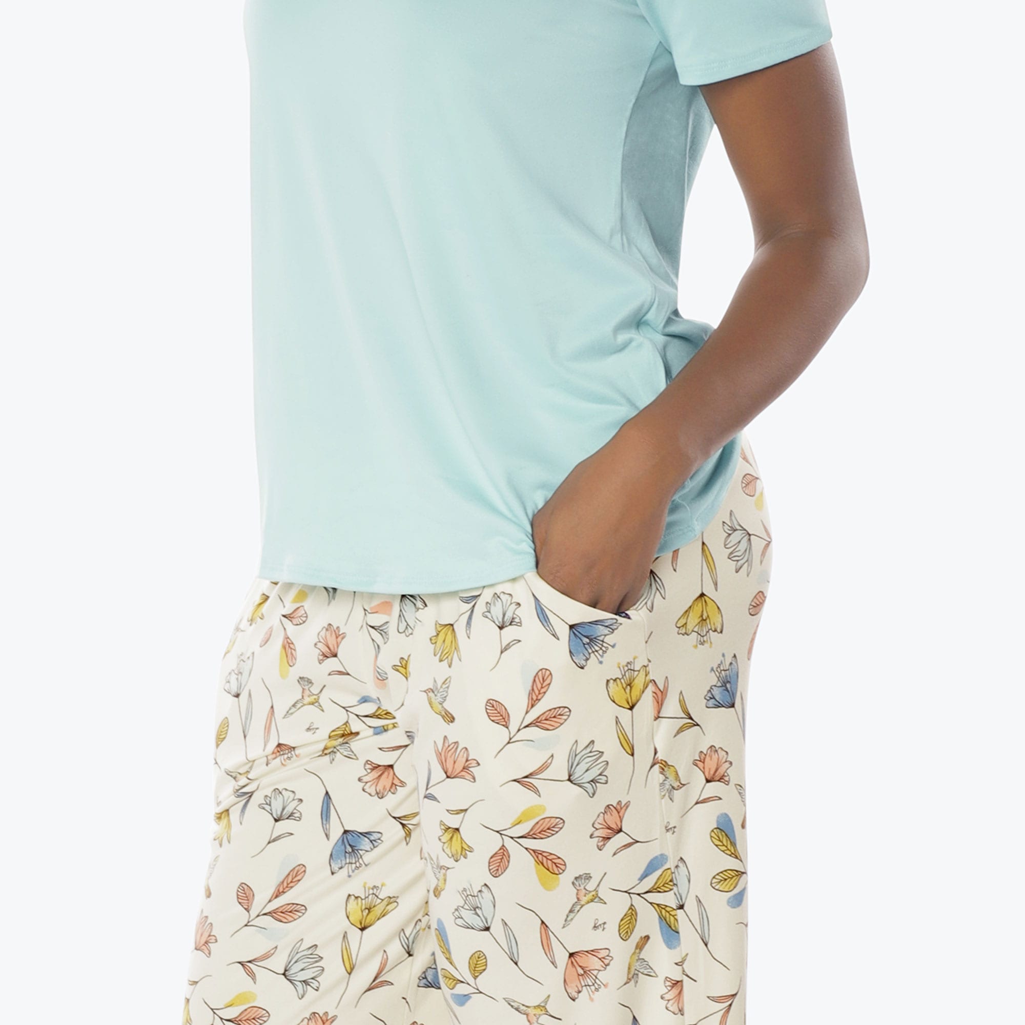Boomerang Relaxed Tee & Cropped Pants&nbsp;Set - HUMMINGBIRD FLORAL - Boomerang_Hummingbird_Floral_S_04