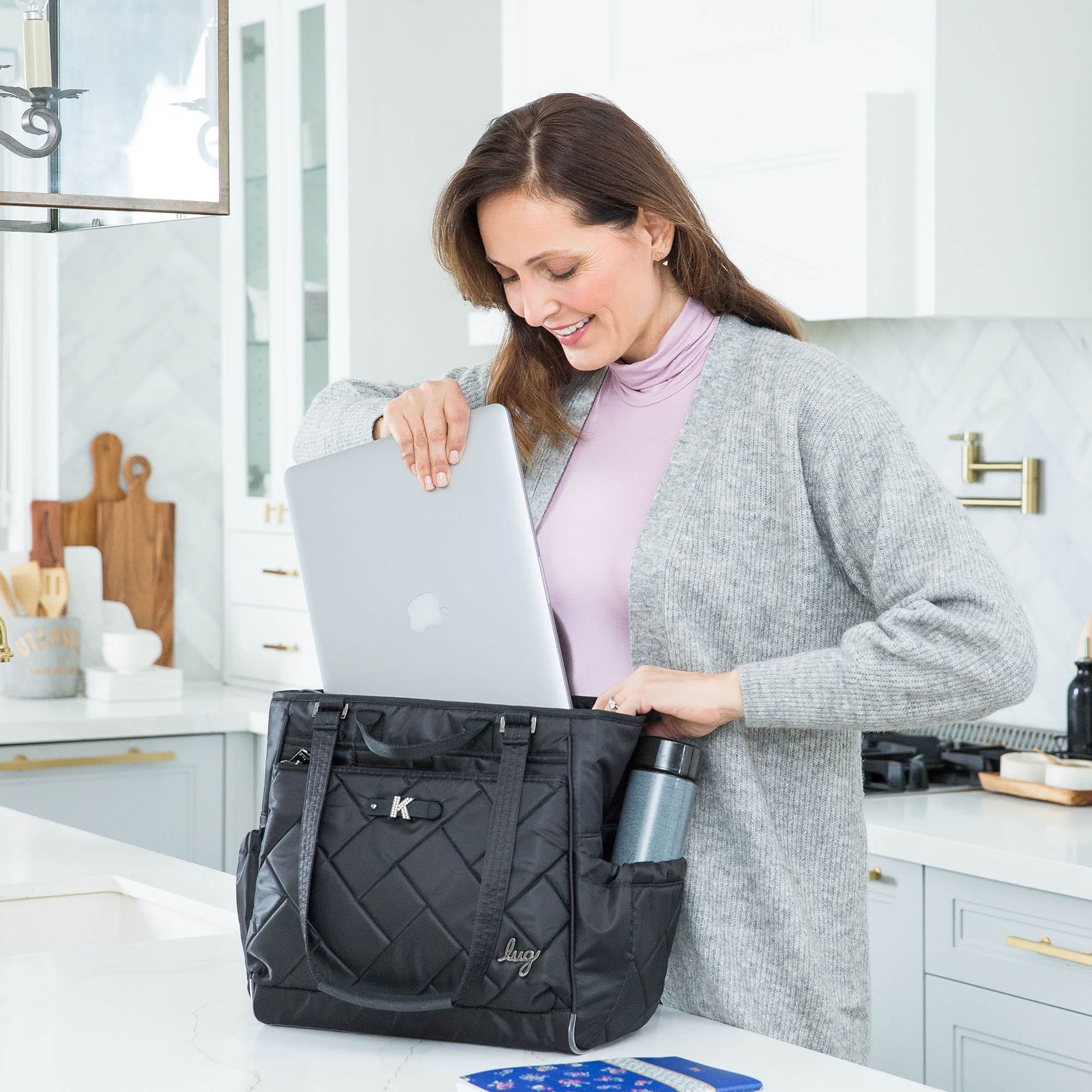 Cabby SE Tote Bag - - CabbySE_Lifestyle_03