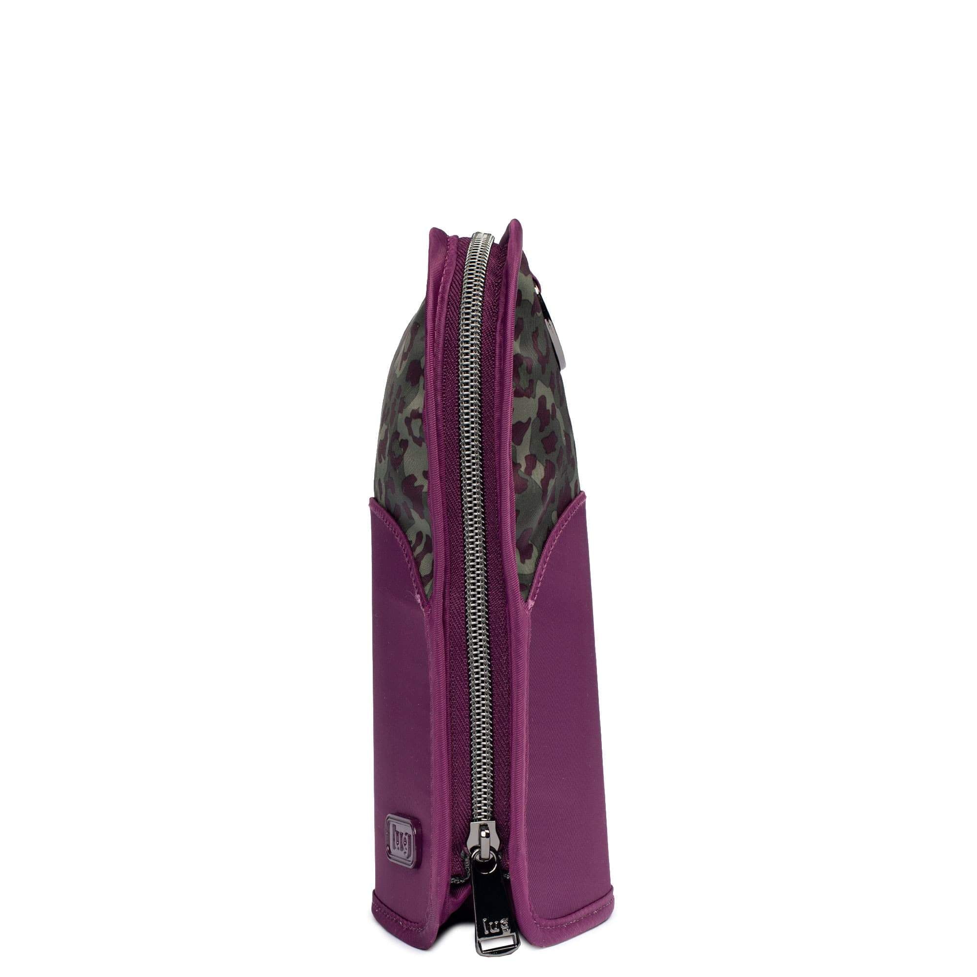 Canoe Cosmetic Brush Holder - LEOPARD BERRY - Canoe_LeopardBerry_03