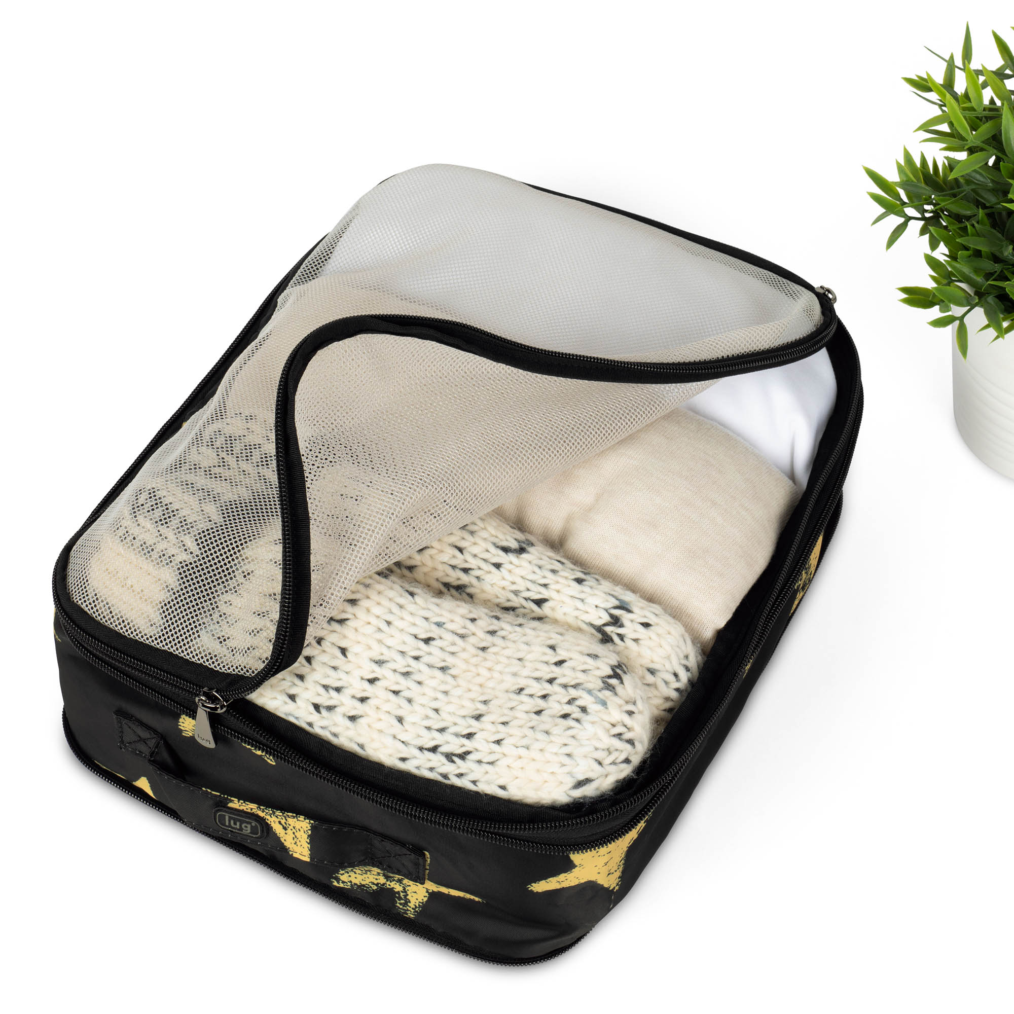 Cargo 1pc Compression Packing Cube - - Cargo_1pc_Lifestyle_01