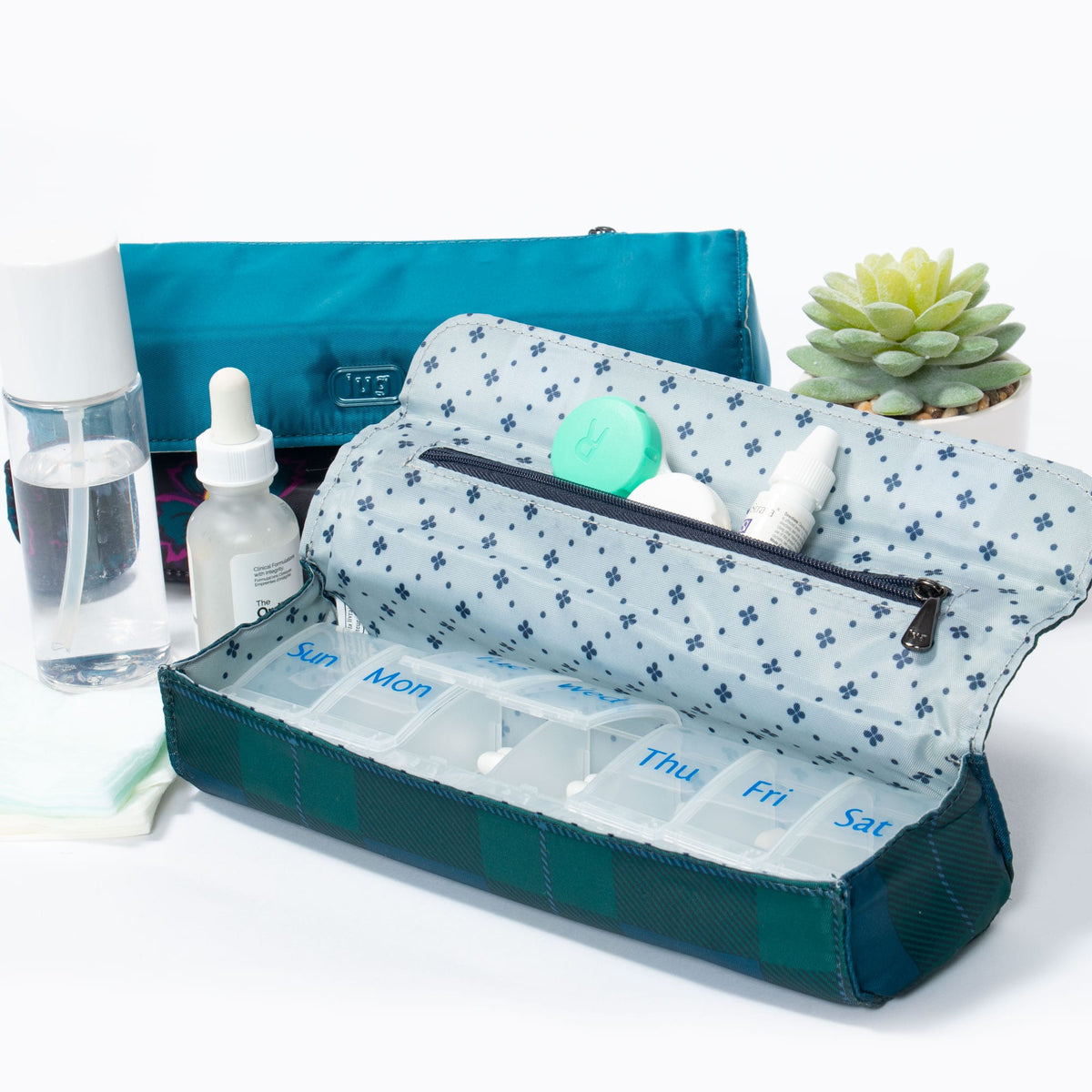Choo Choo XL Pill Organizer - - ChooChoo-XL_Lifestyle_Hoover