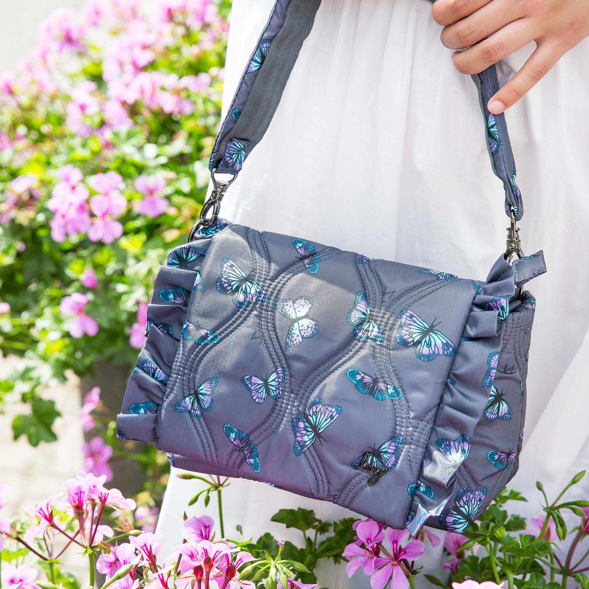 Conga Shoulder Bag - BUTTERFLY GREY - Conga_Lifestyle_02