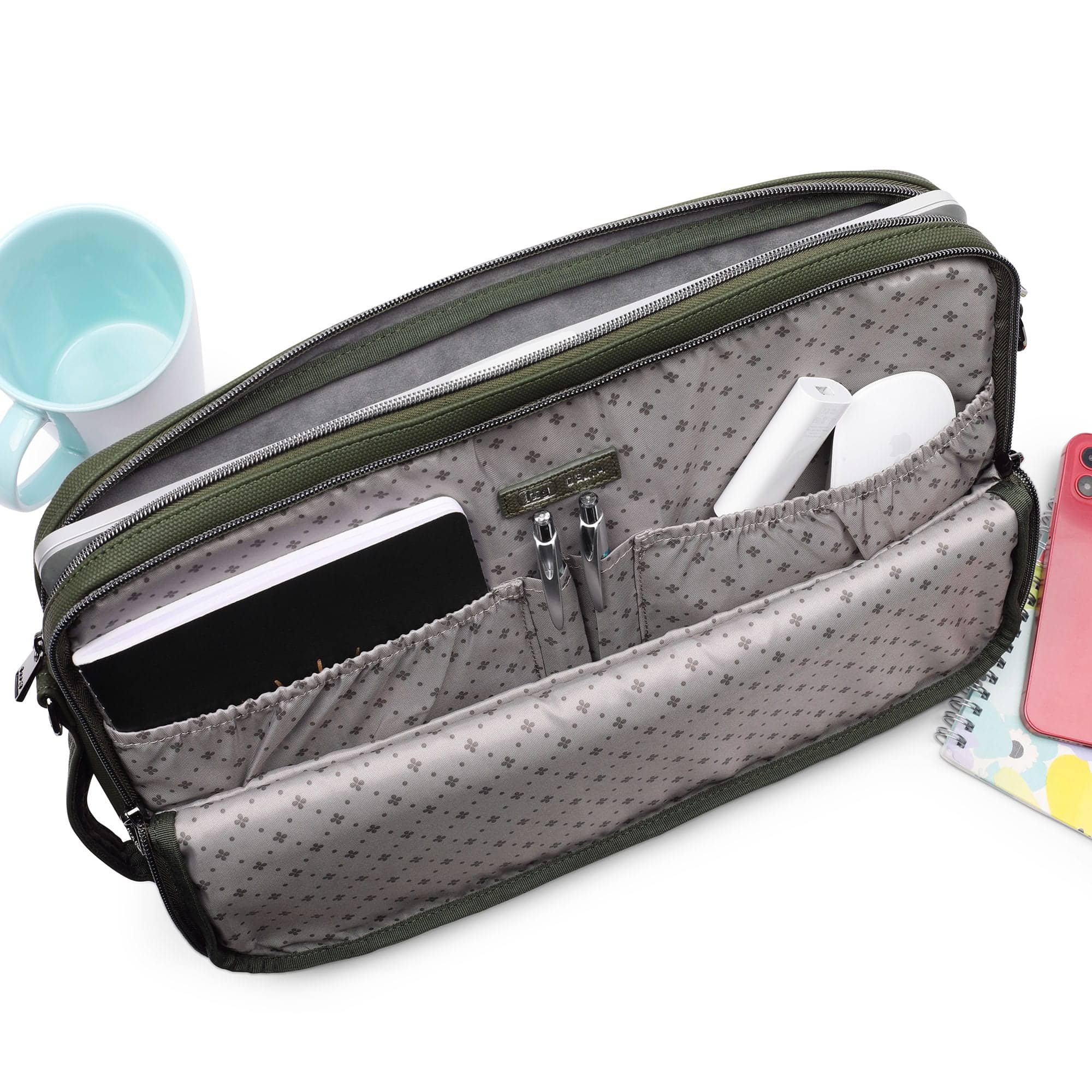 Delta Matte Luxe VL 15" Laptop Case - - DeltaMatteVL_Lifestyle_03