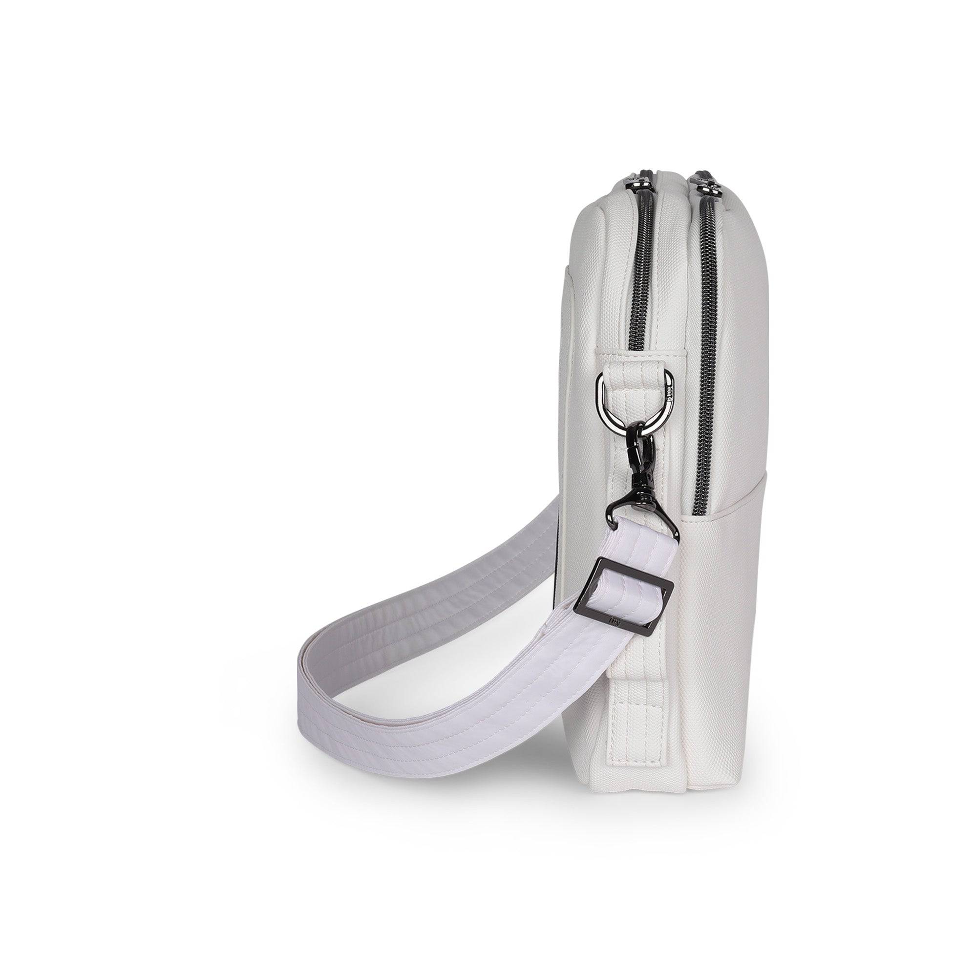 Delta Matte Luxe VL 15" Laptop Case - WHITE - DeltaMatteVL_MatteVL_White_03