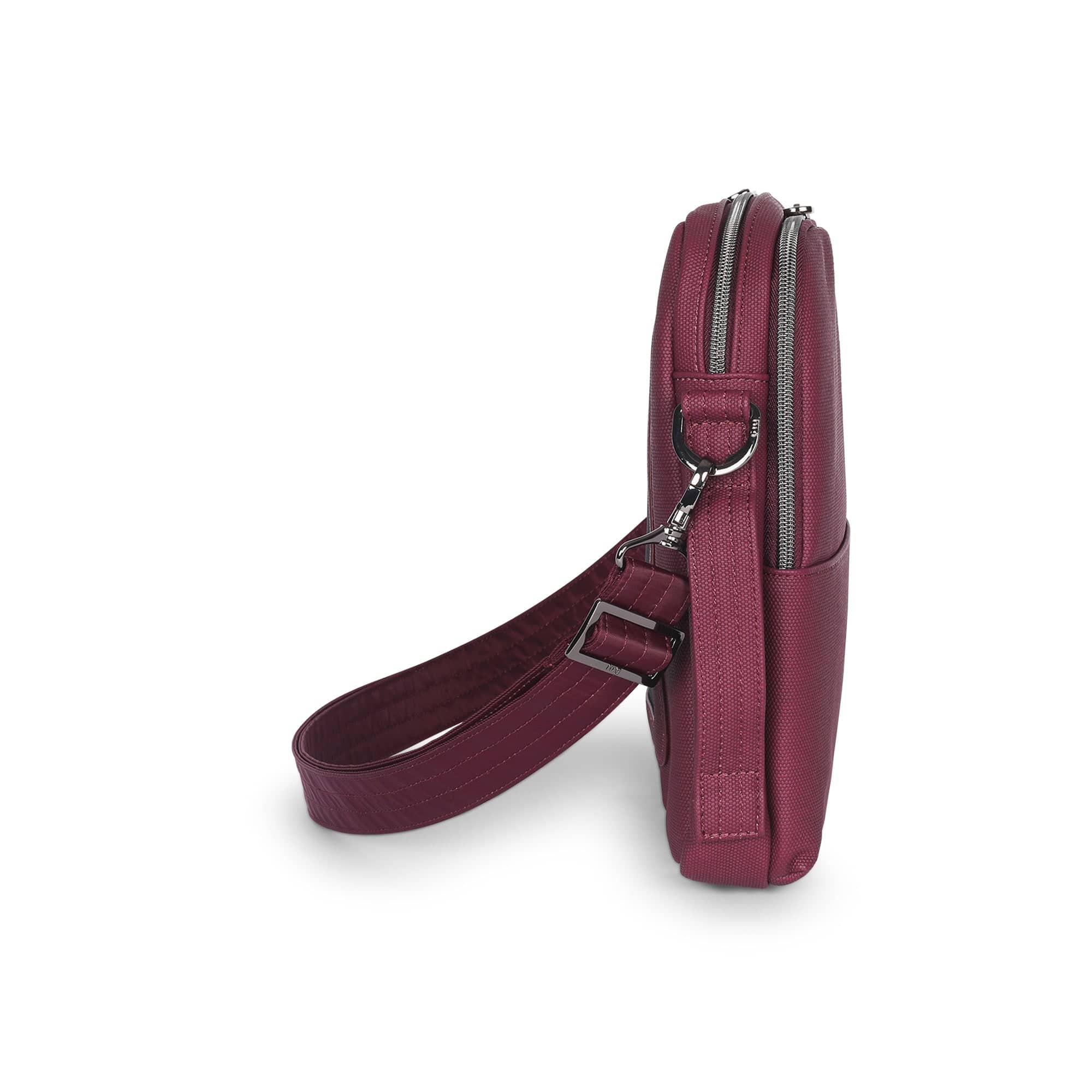 Delta Matte Luxe VL 15" Laptop Case - WINE - DeltaMatteVL_MatteVL_WineRed_03