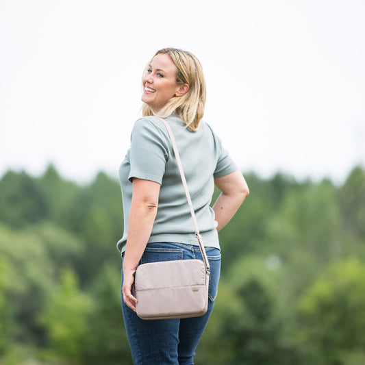 Delta Mini 10.4" iPad/Tablet Case - - DeltaMini_Lifestyle_02_Aug22