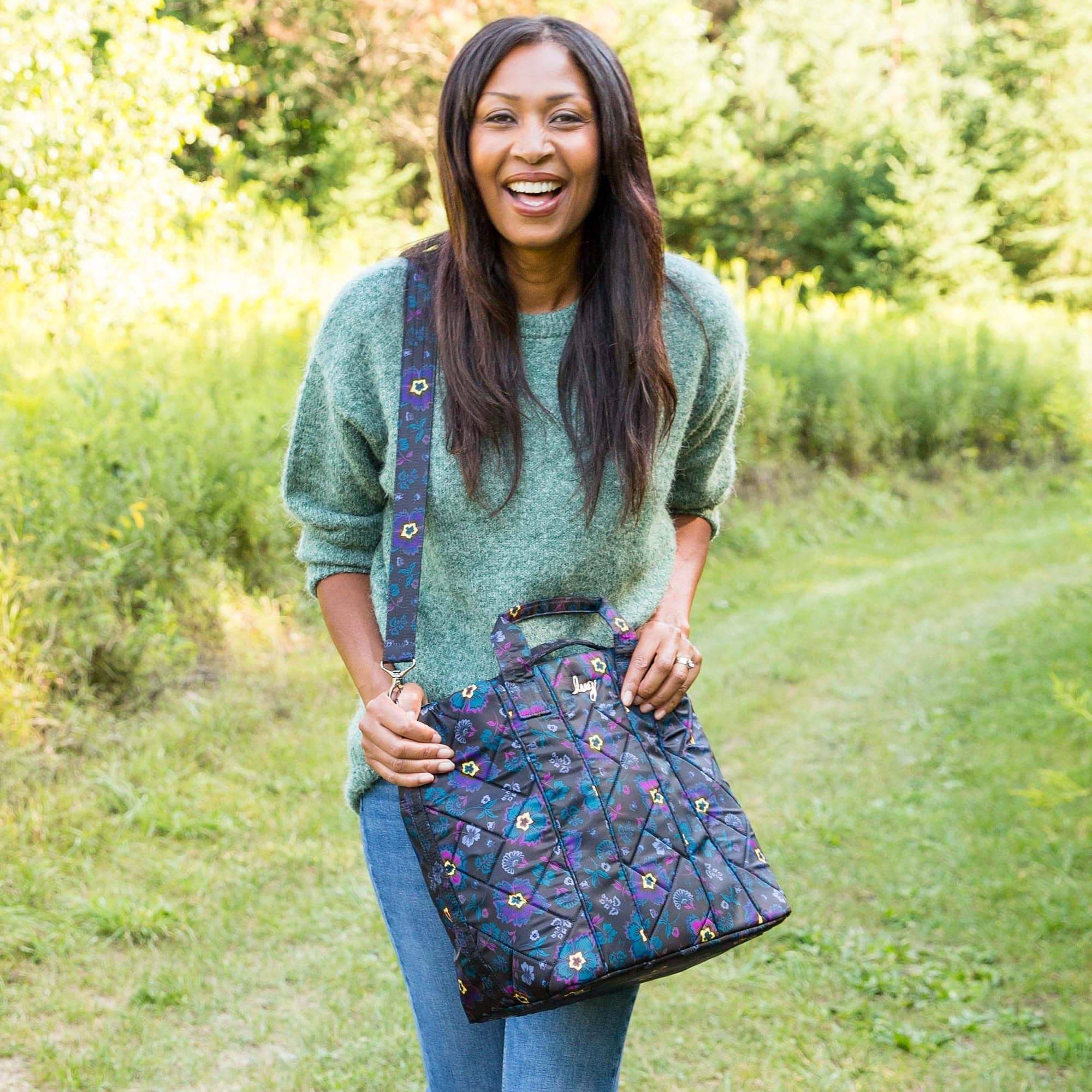 Dory XL Convertible Tote Bag - BOHO FLORAL BLACK - Dory_XL_Lifestyle_04_a3debb8d-1434-4eb5-95e1-1e464c14e3e0