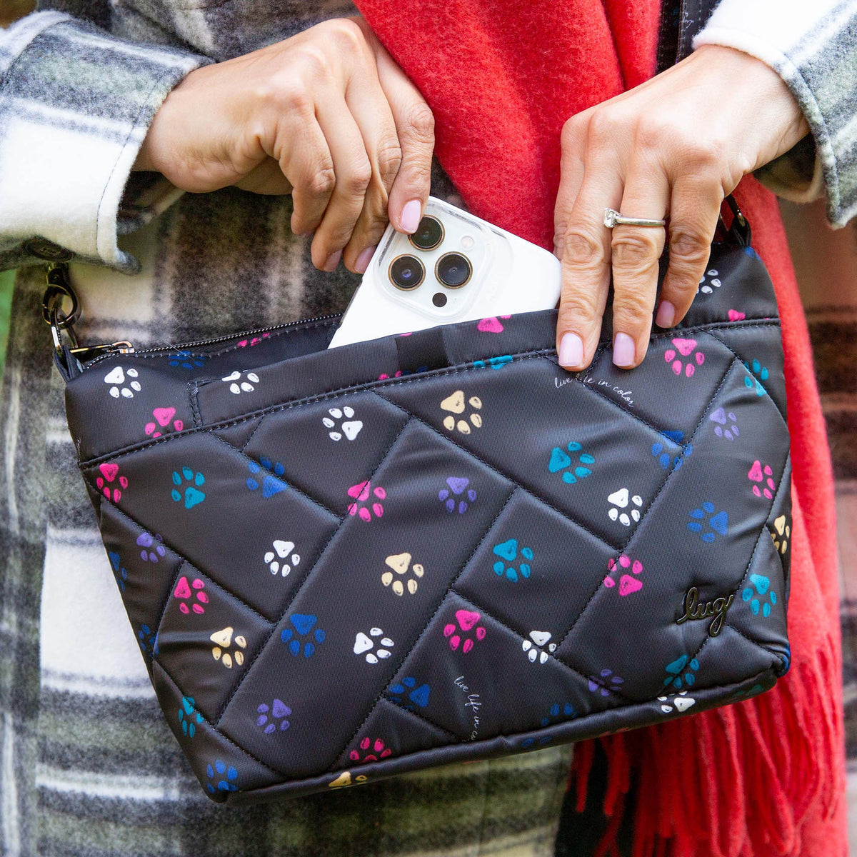 Flare 2 Crossbody Bag - - Flare2_Lifestyle_05