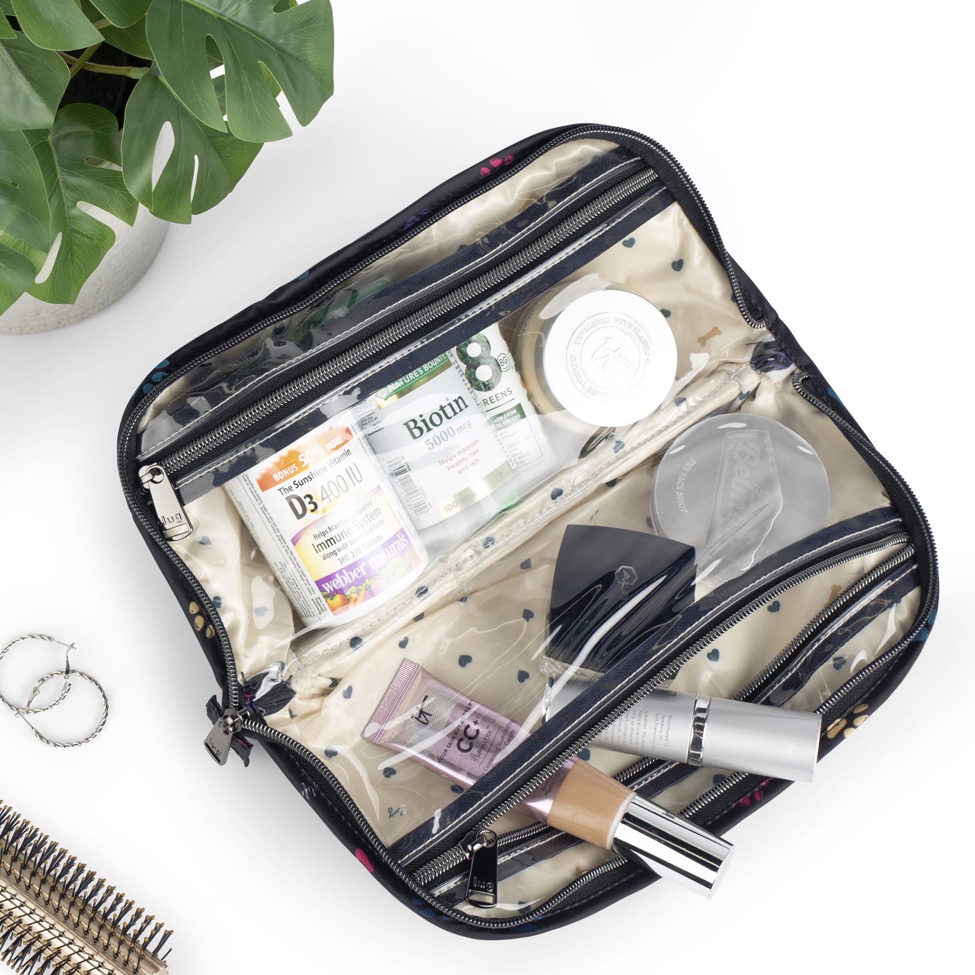 Flash Cosmetic Case - - FlashCosmeticCase_Lifestyle_03