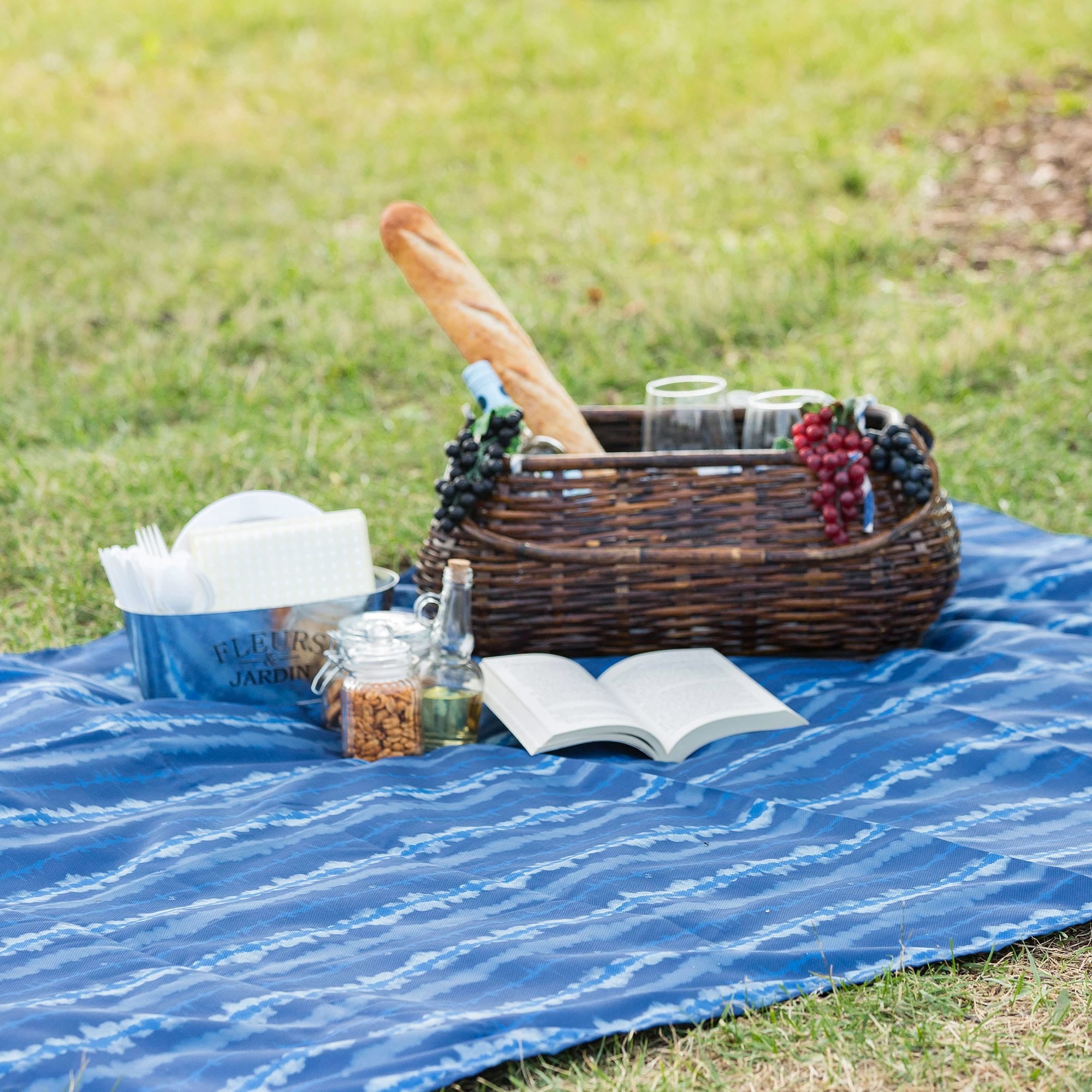 Gather Picnic Blanket - - Gather_Lifestyle_02