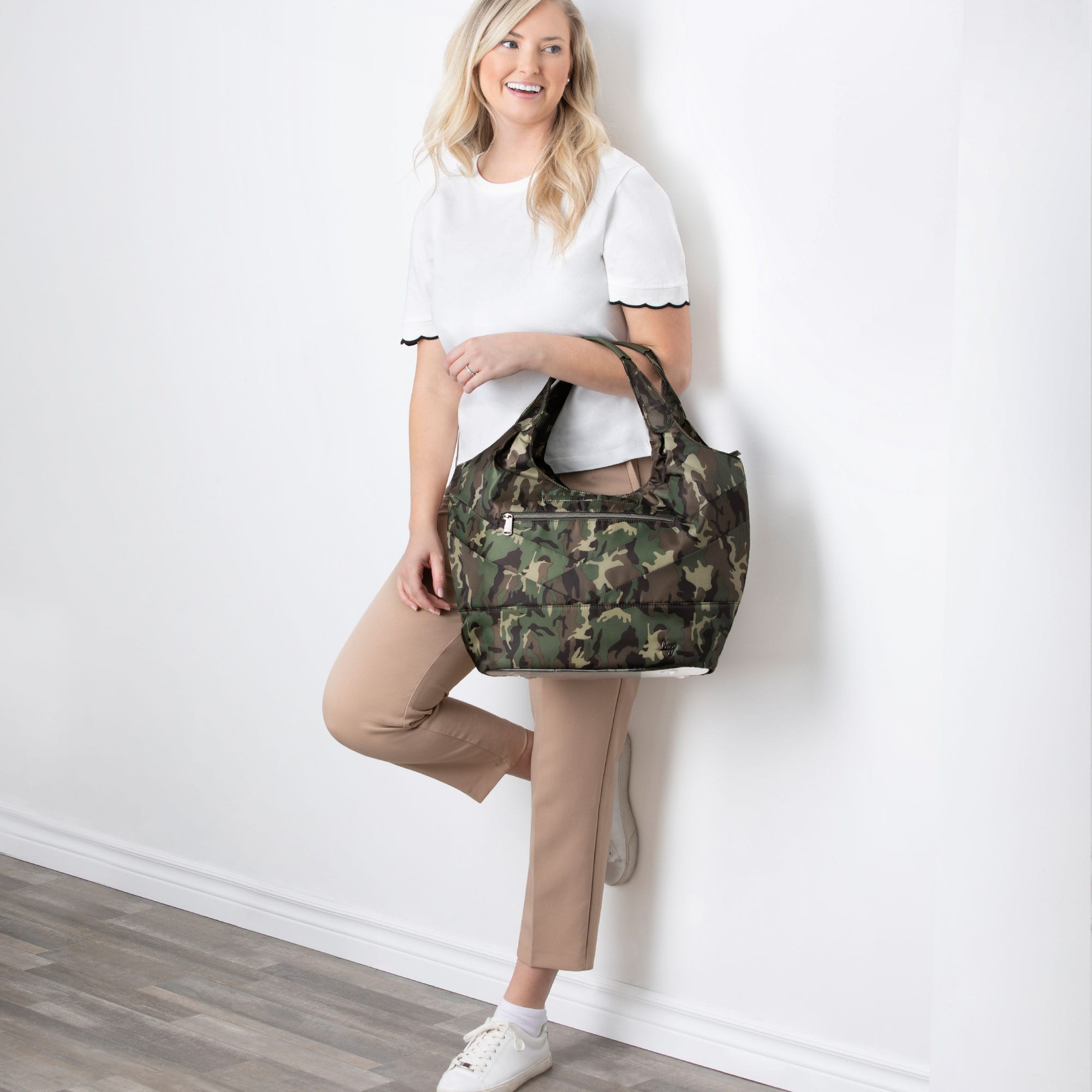 Gondola SE Tote Bag - CAMO GREEN - GondolaSE_CamoGreen_Model