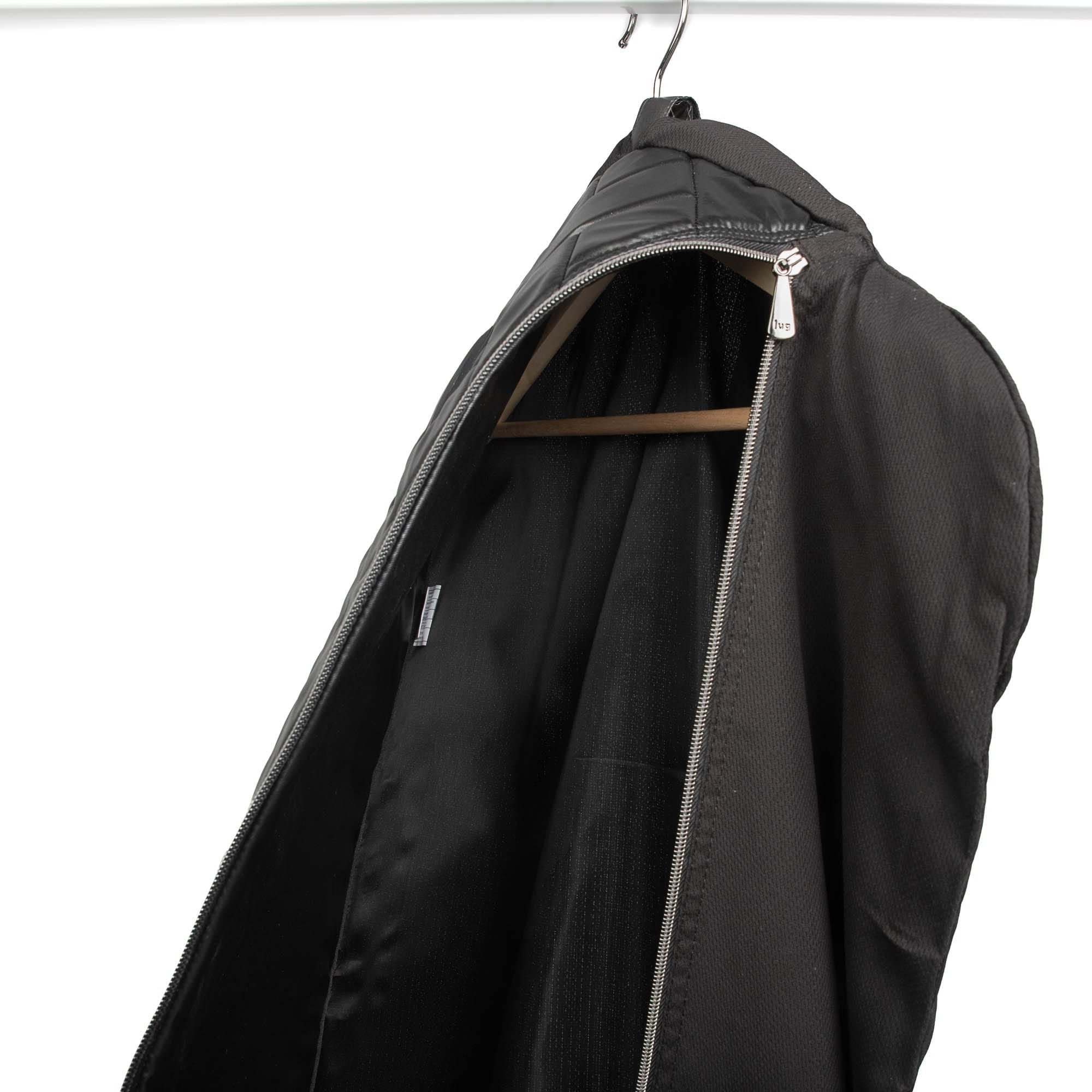 Jockey Hanging Garment Bag - METALLIC BLACK - Jockey_MetallicBlack_05