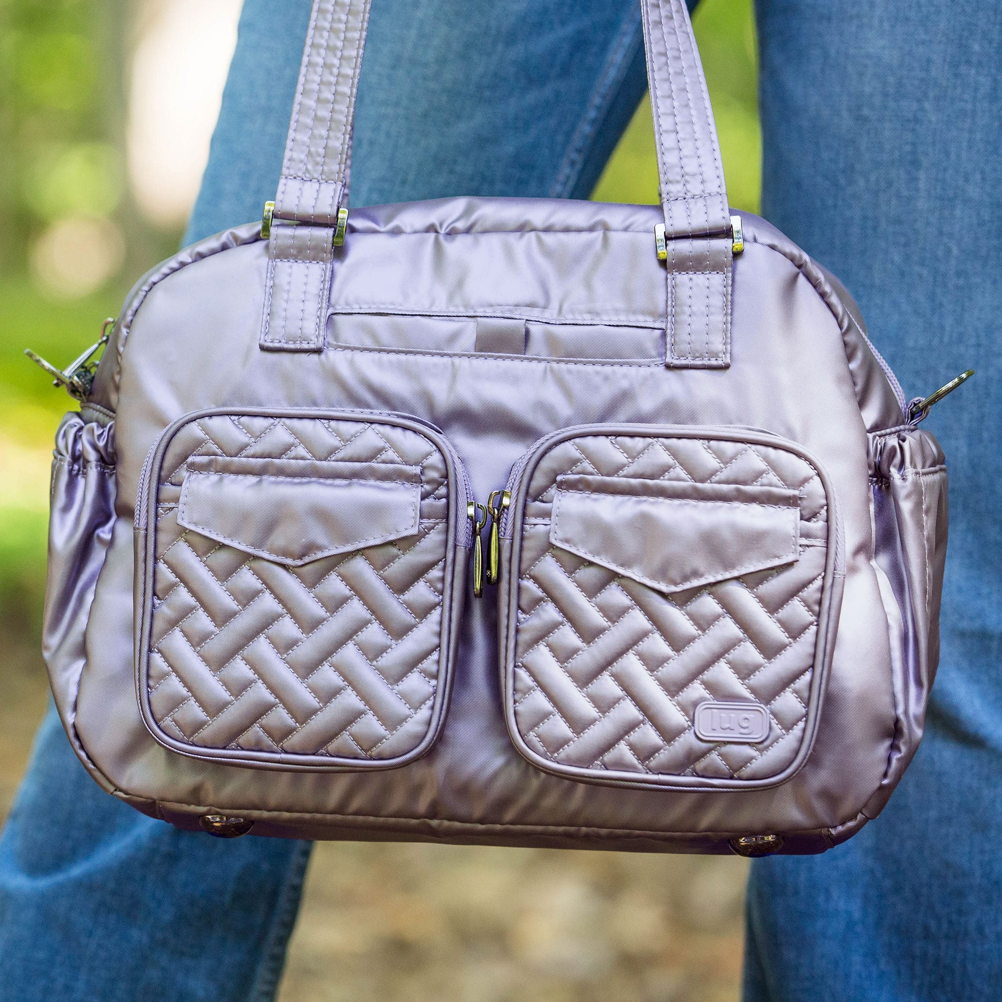 Jumper Carry-All Tote - METALLIC PEARL - JumperTote_Lifestyle_08