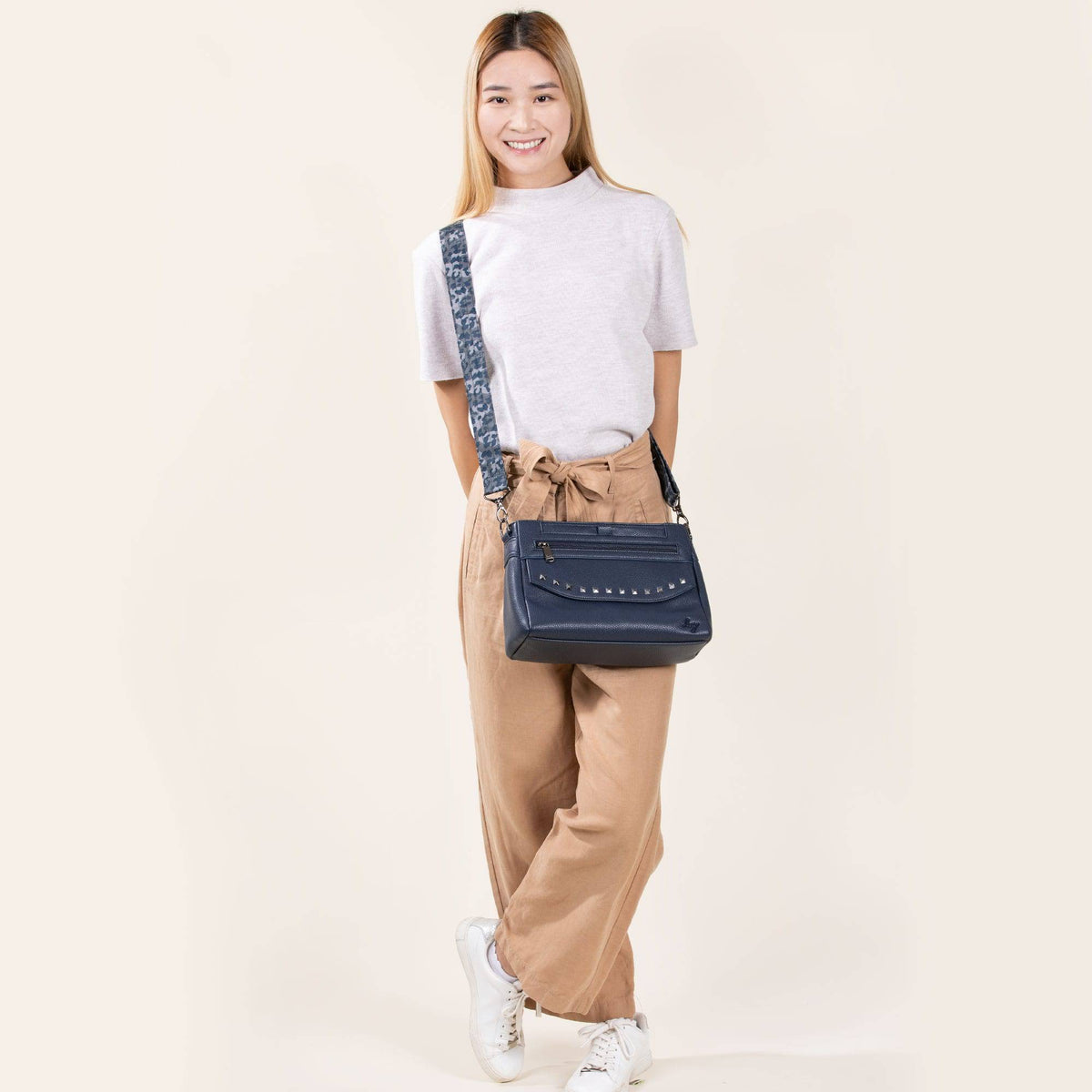 Pacer Classic VL Crossbody Bag - NAVY BLUE - PacerVL_NavyBlue_07a