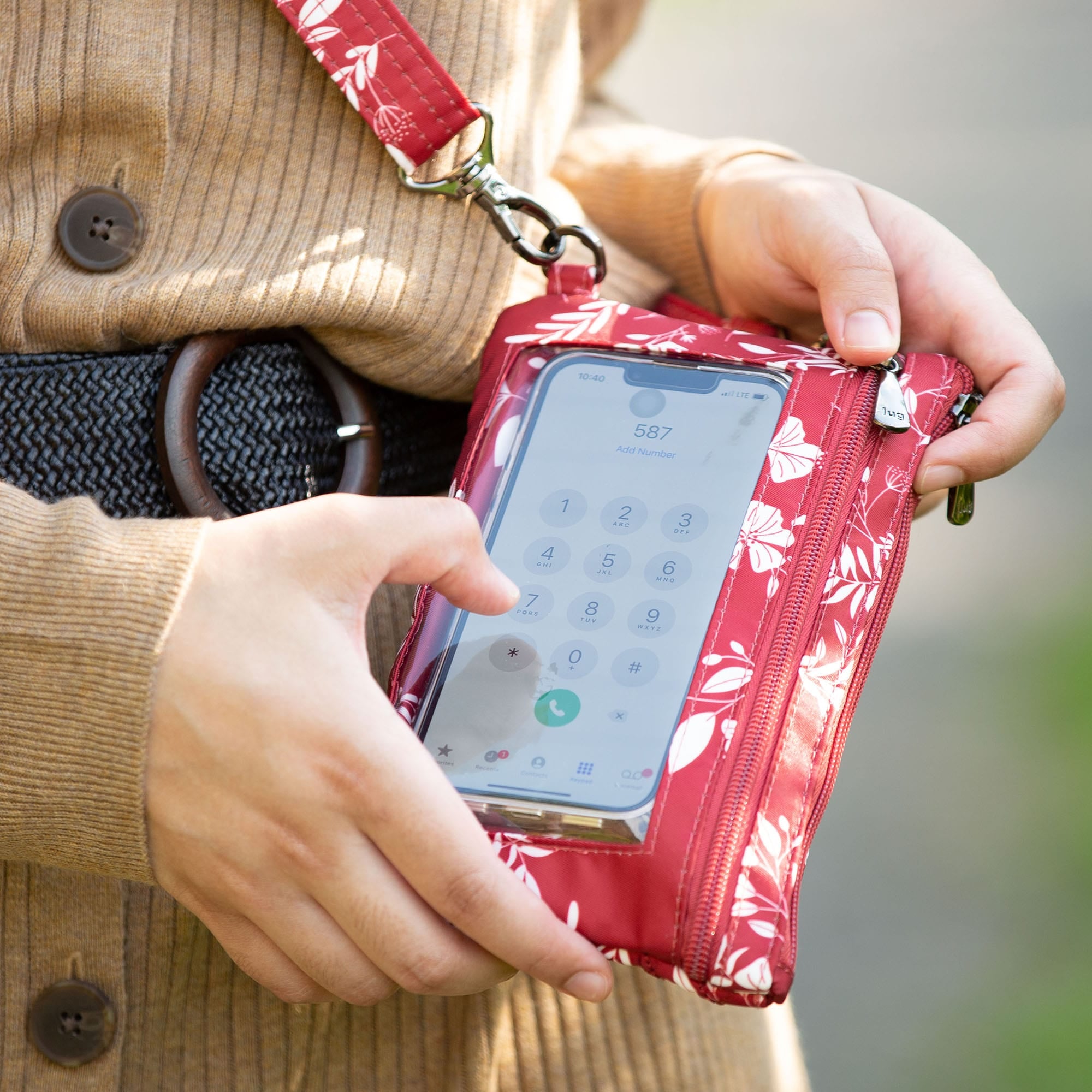 Peekaboo Convertible Crossbody Bag - FLOURISH RED - Peekaboo_Crossbody_Lifestyle_07