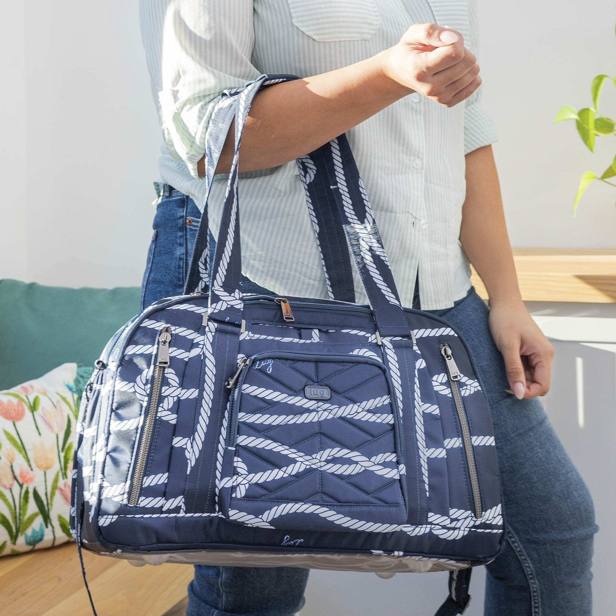 Propeller 2 Overnight Bag - NAUTICAL NAVY - Propellor2Duffel_Lifestyle_01