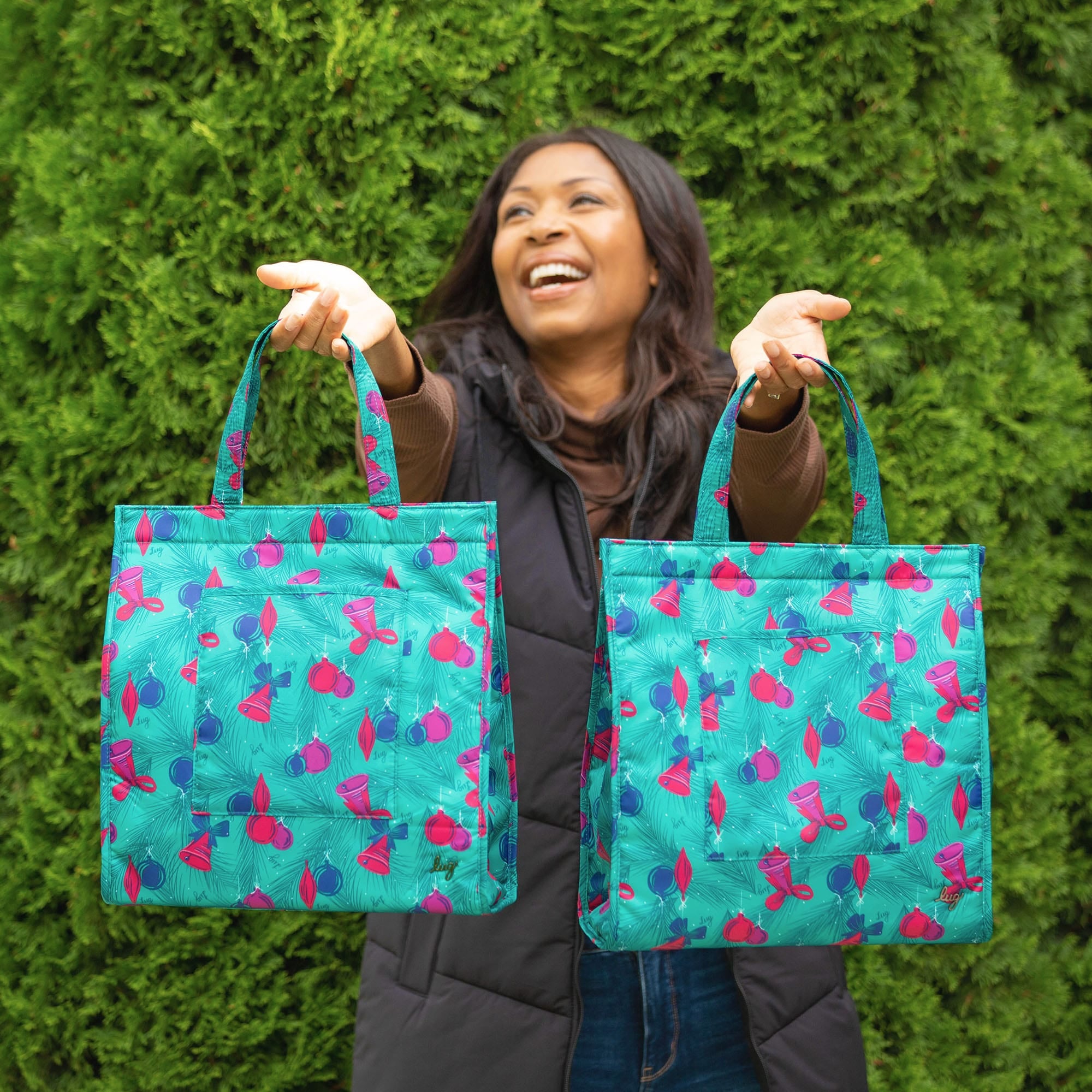 Runner 2pc Tote Bags - PINE ORNAMENTS TEAL - Runner2pc_Lifestyle_04