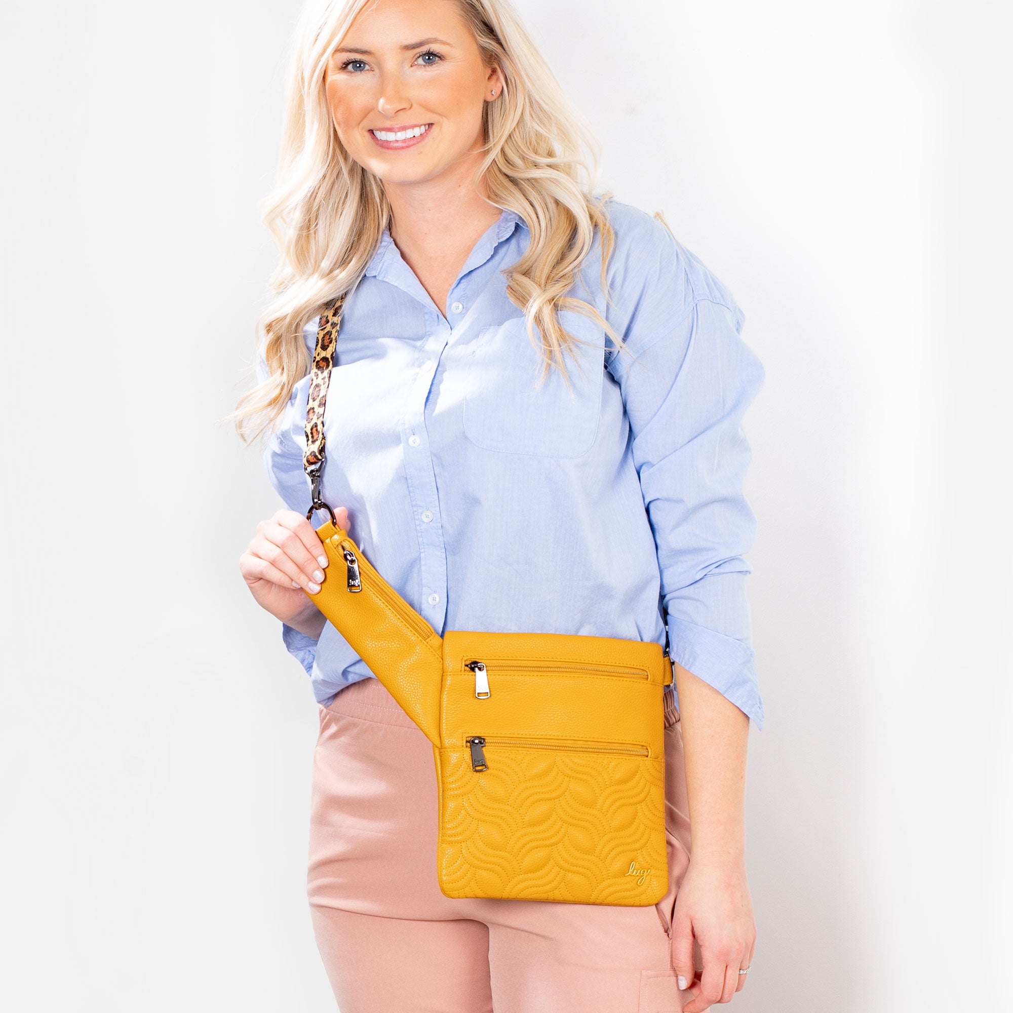 Skipper Classic VL Crossbody Bag - AMBER YELLOW - SkipperVL_AmberYellow-LeopardBrownStrap_Moodel