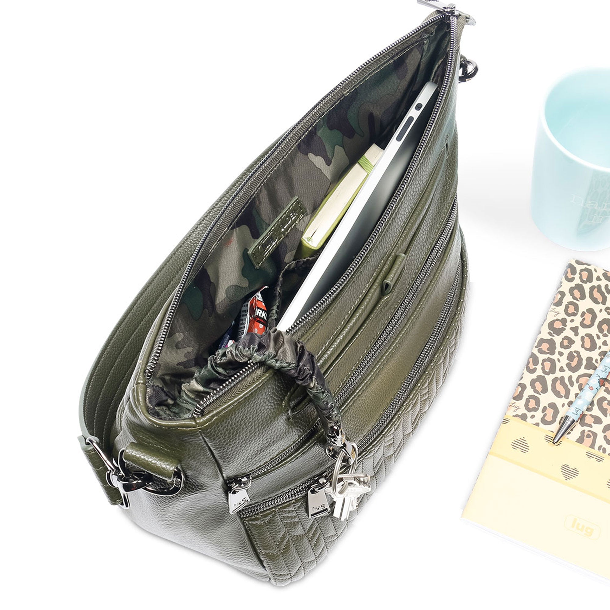 Lug Slider Classic VL crossbody bag with adjustable strap and multiple compartments, styled for everyday use.