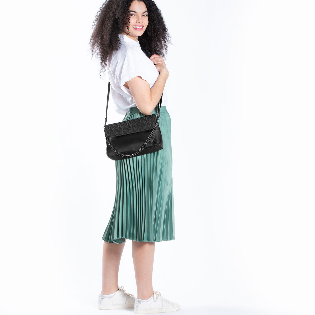 Soar Crossbody Bag - MIDNIGHT BLACK - Soar_Black_Model
