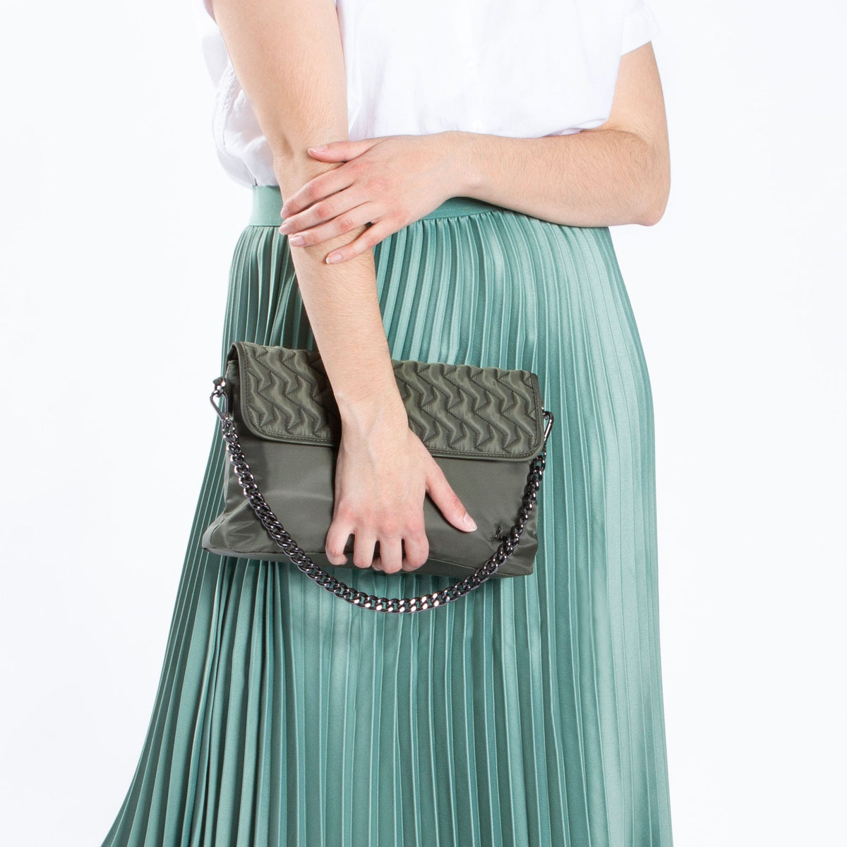 Soar Crossbody Bag - OLIVE GREEN - Soar_OliveGreen_Model